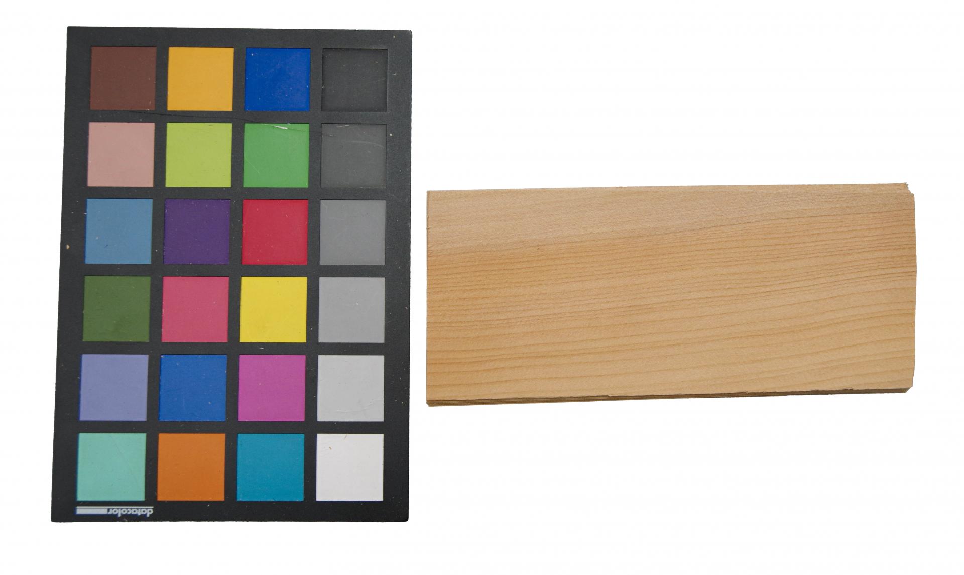 Cedar, - veneer (0,6mm) - 0,27m² (18pcs. x 19cm x 8cm)