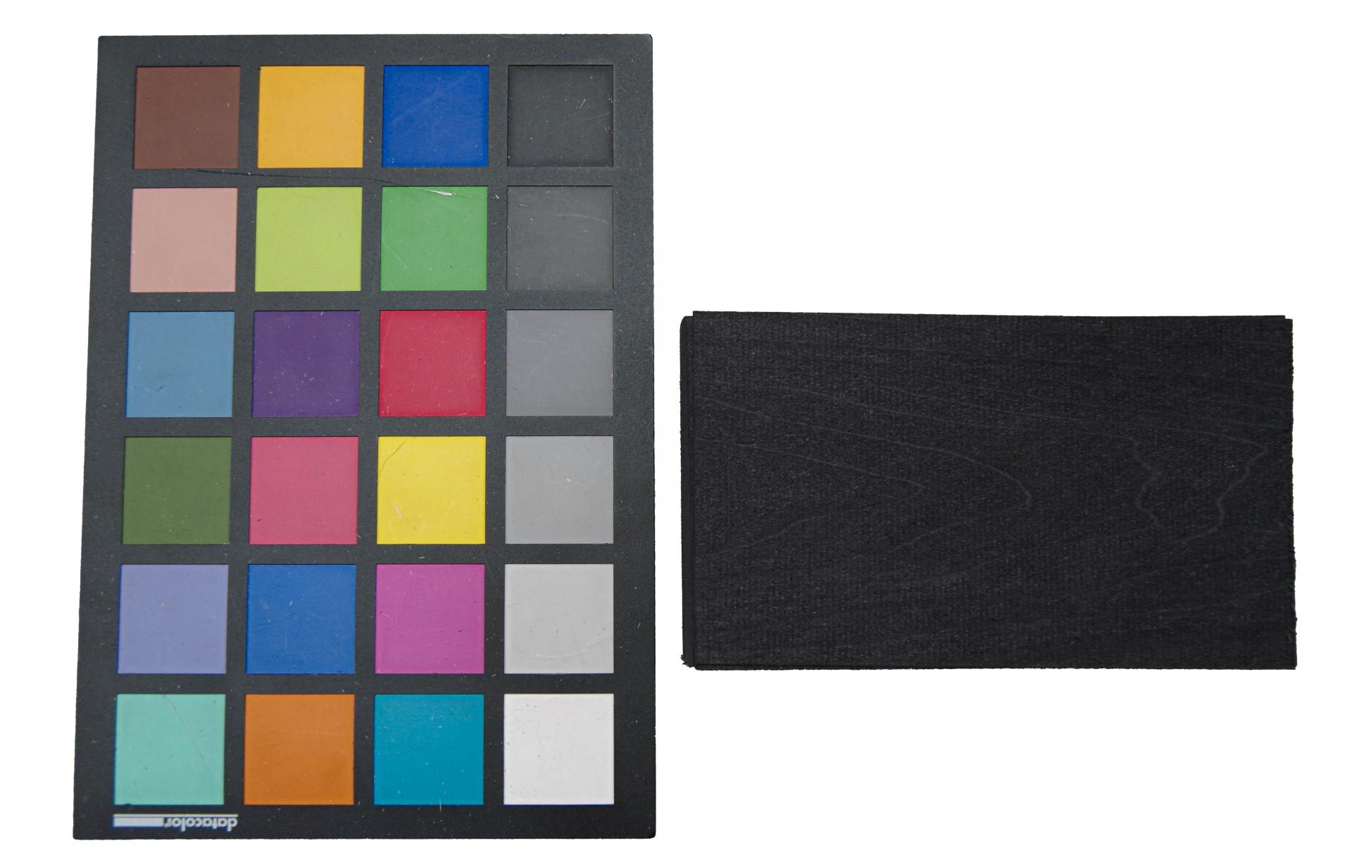 Tulipier, schwarz gefärbtes -Furnier (0,6mm) - 0,33m² (32Stk. x 13cm x 8cm)