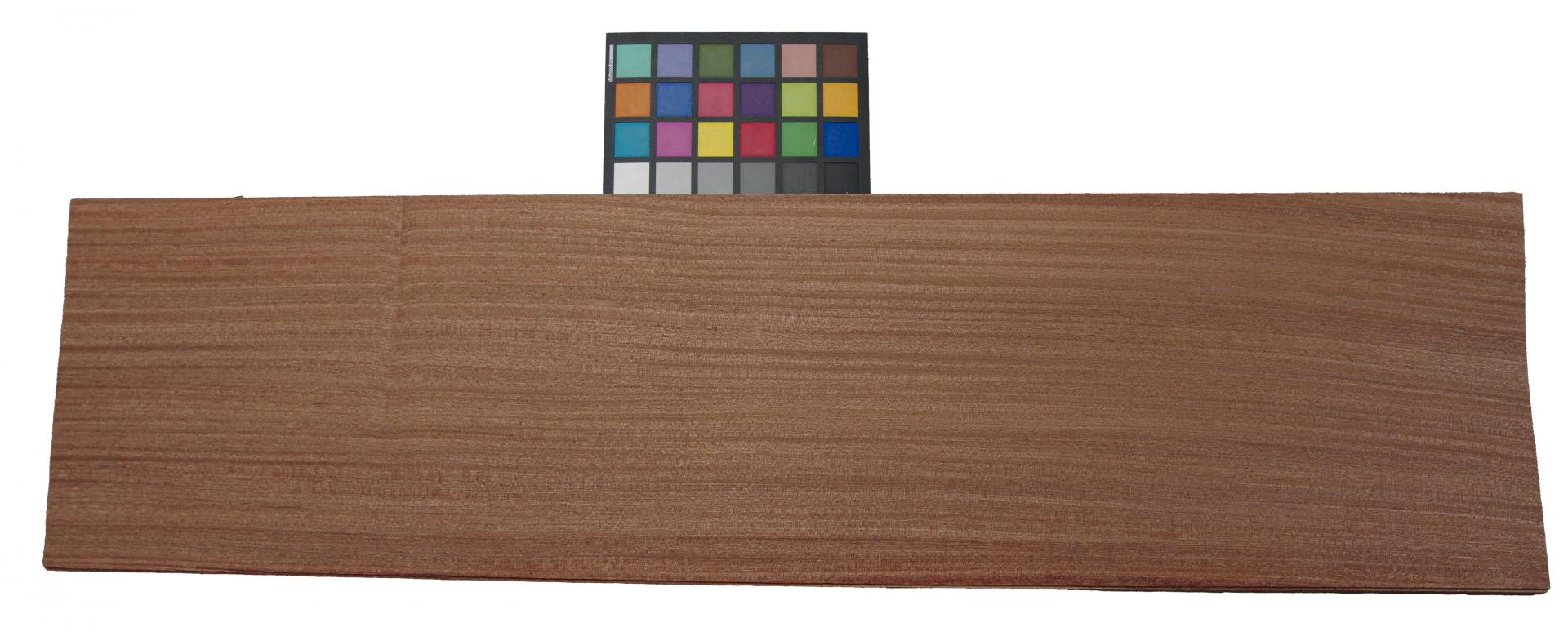 Mahogany Sapeli, - veneer (2,4mm) - 2,2m² (8pcs. x 104cm x 26,5cm)