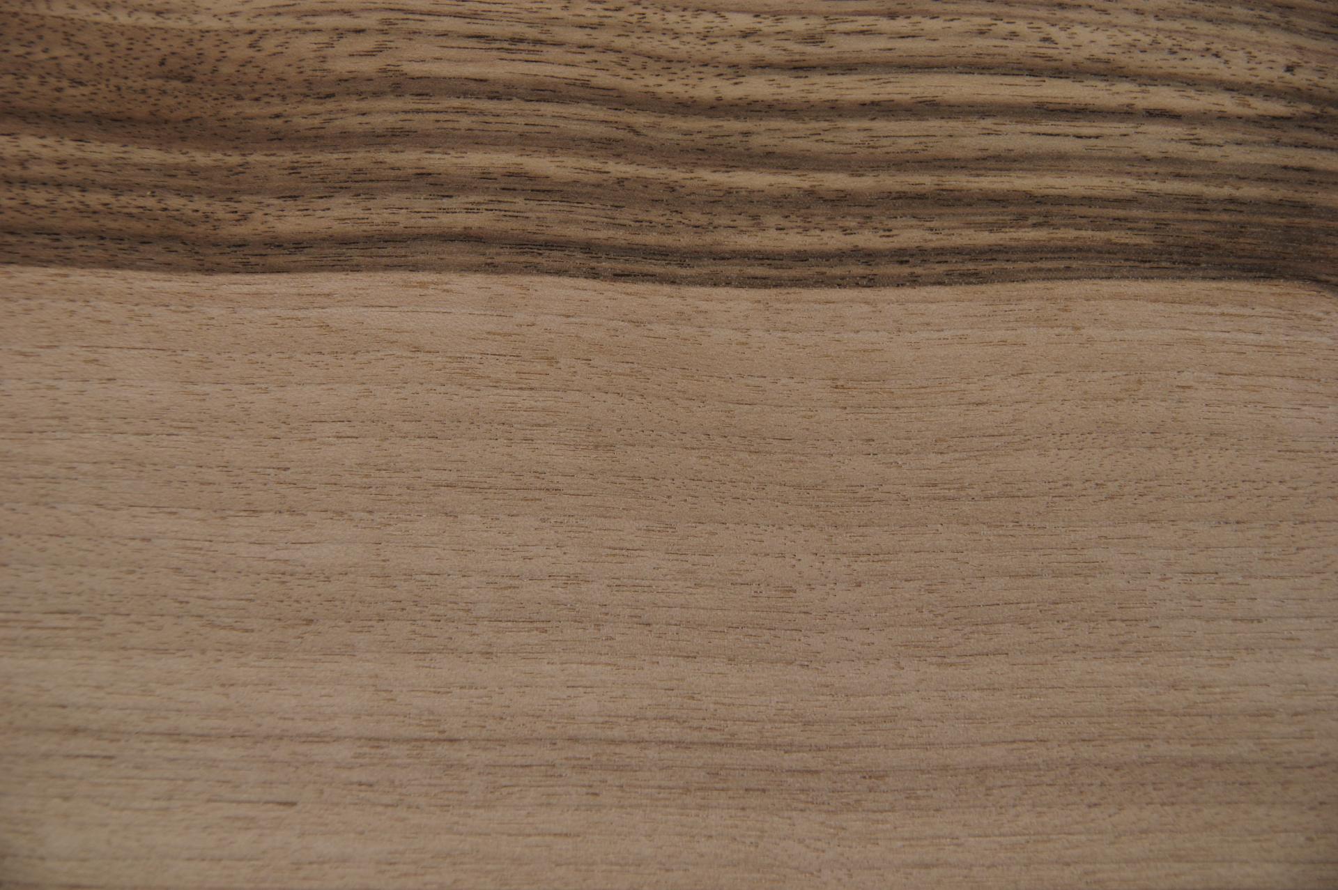 Nussbaum, europäischer -Furnier (0,6mm) - 1,83m² (21Stk. x 67cm x 13cm)