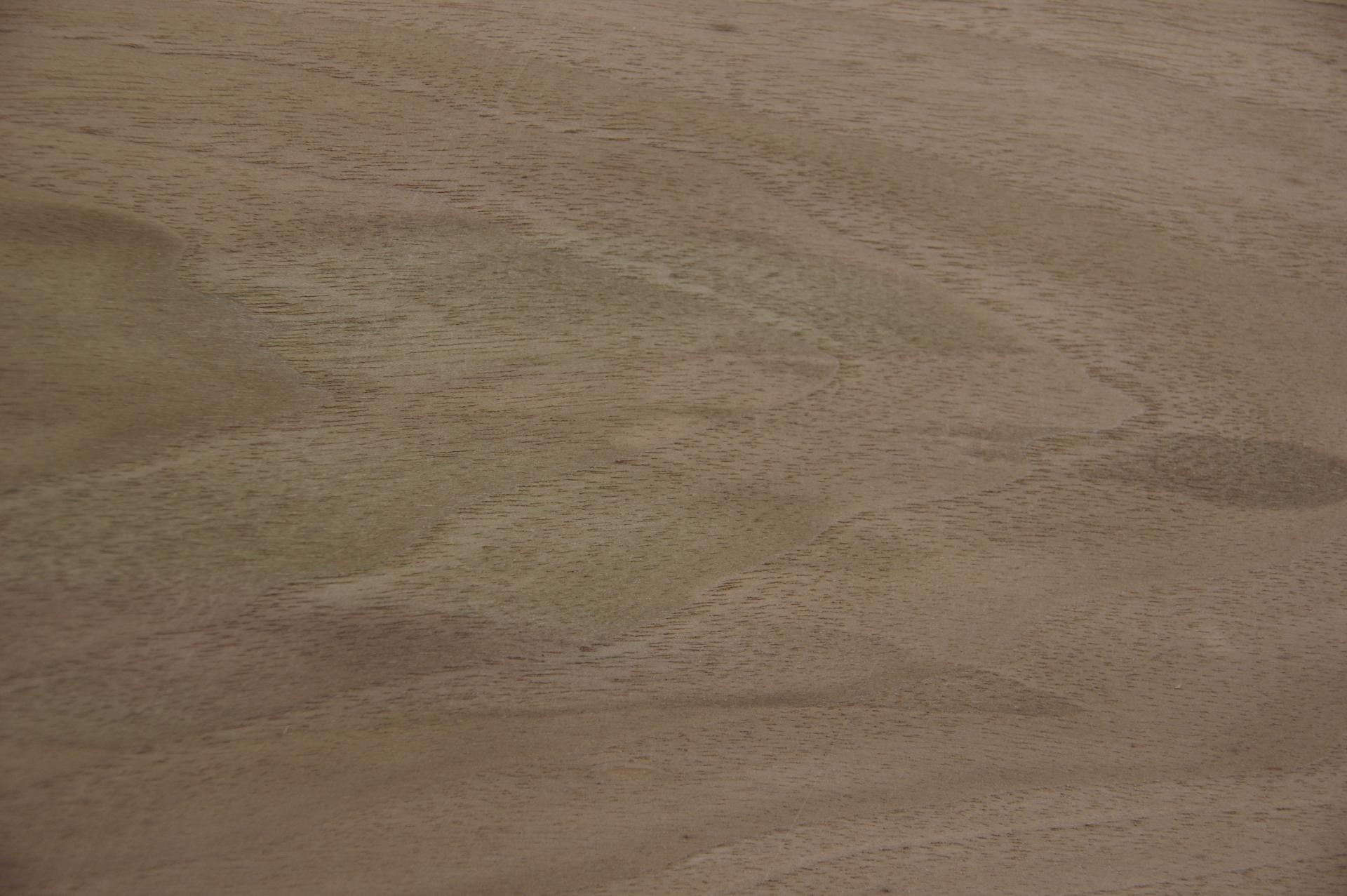 Nussbaum, europäischer -Furnier (0,9mm) - 1,47m² (7Stk. x 131cm x 16cm)