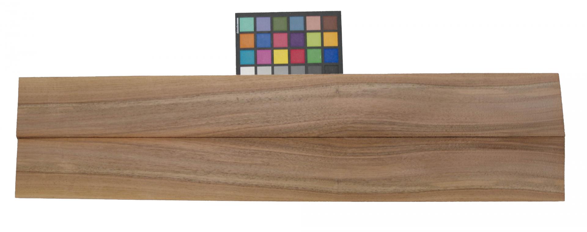 European Walnut, - veneer (1,4mm) - 1,74m² (16pcs. x 99cm x 11cm)