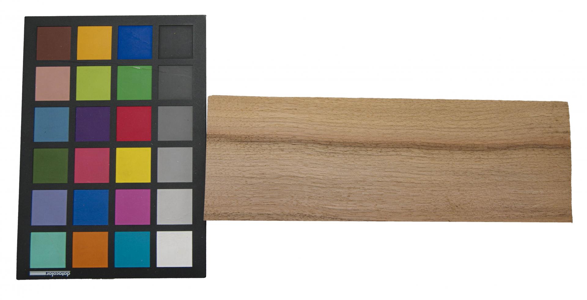 European Walnut, - veneer (1,4mm) - 0,22m² (10pcs. x 26cm x 8,5cm)