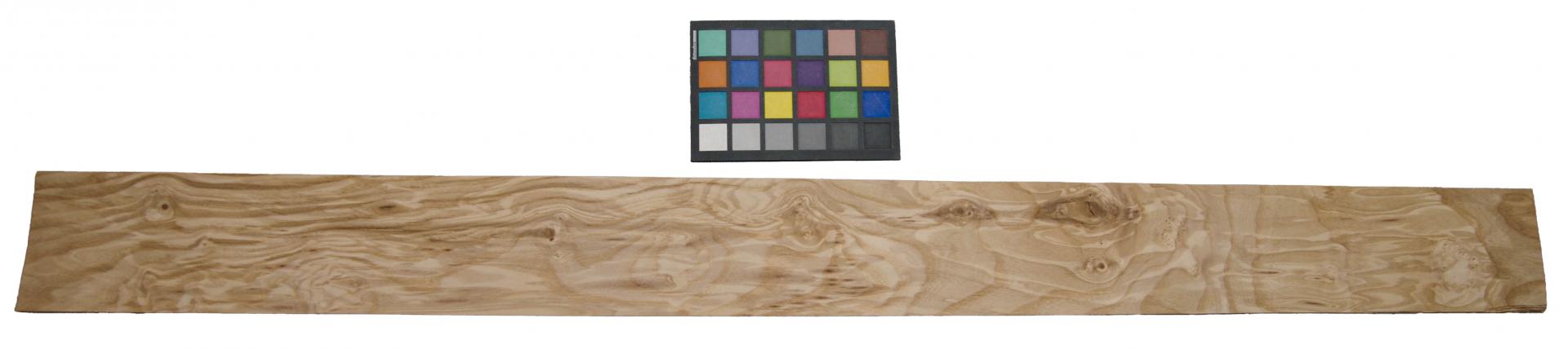 Esche Maser; oliv -Furnier (0,6mm) - 1,25m² (8Stk. x 142cm x 11cm)