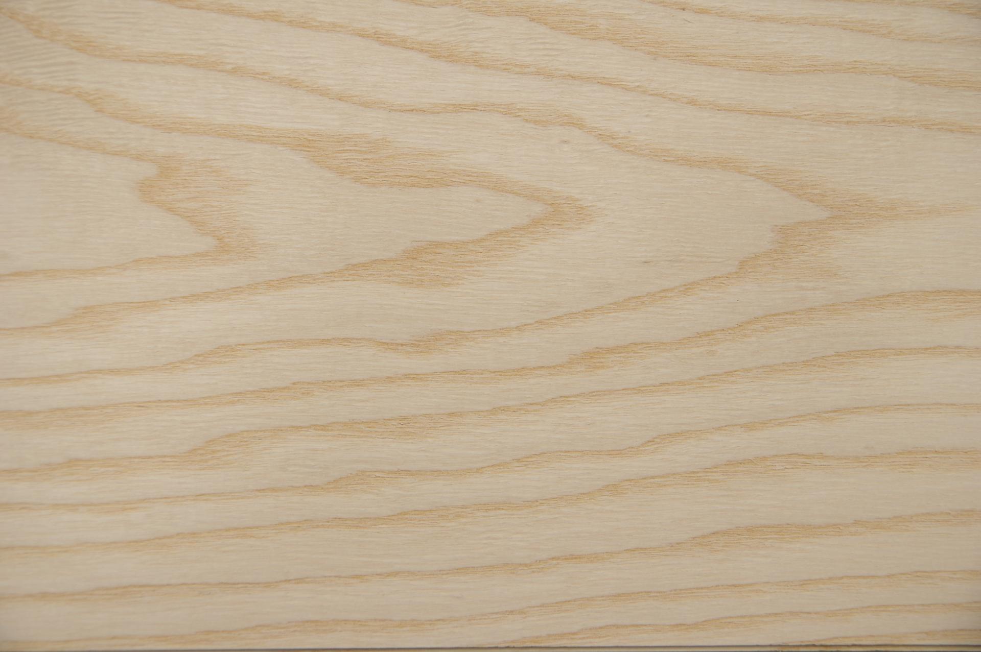 White Ash, - veneer (2,4mm) - 1,46m² (7pcs. x 116cm x 18cm)