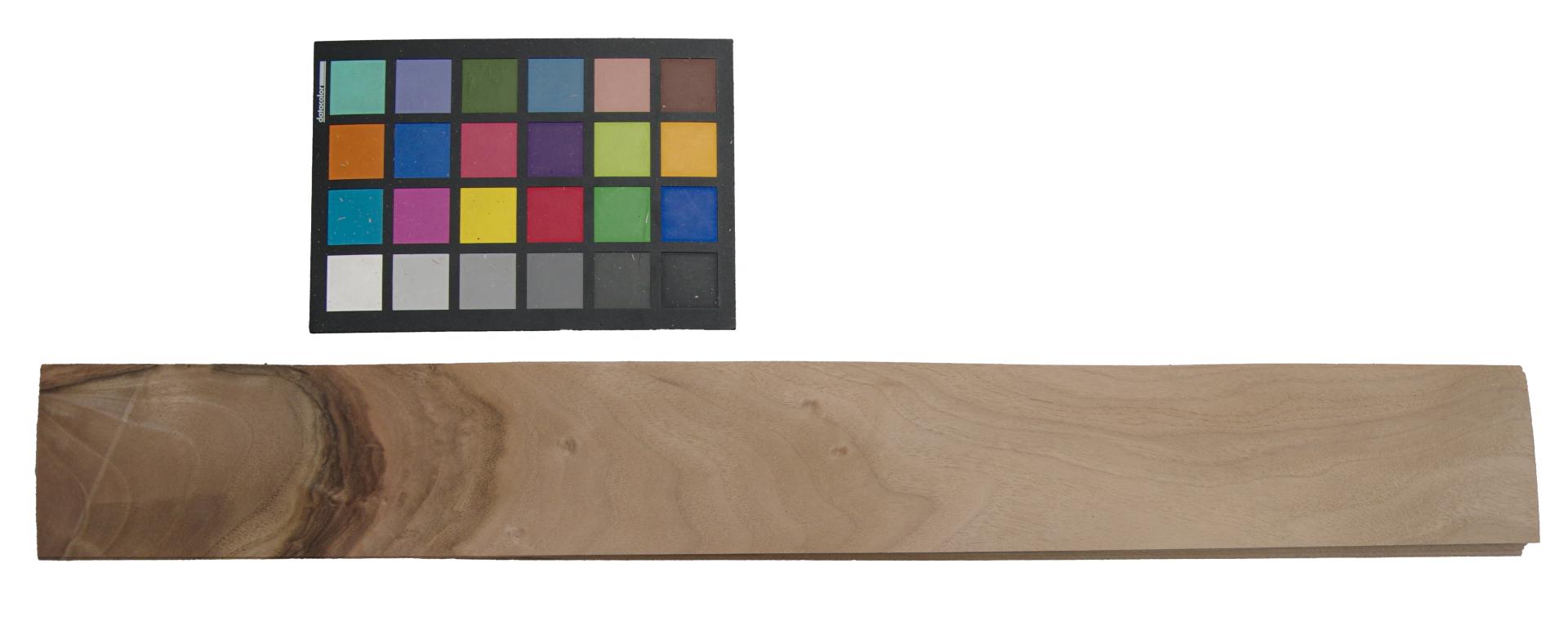 Nussbaum, europäischer -Furnier (0,9mm) - 0,83m² (15Stk. x 69cm x 8cm)