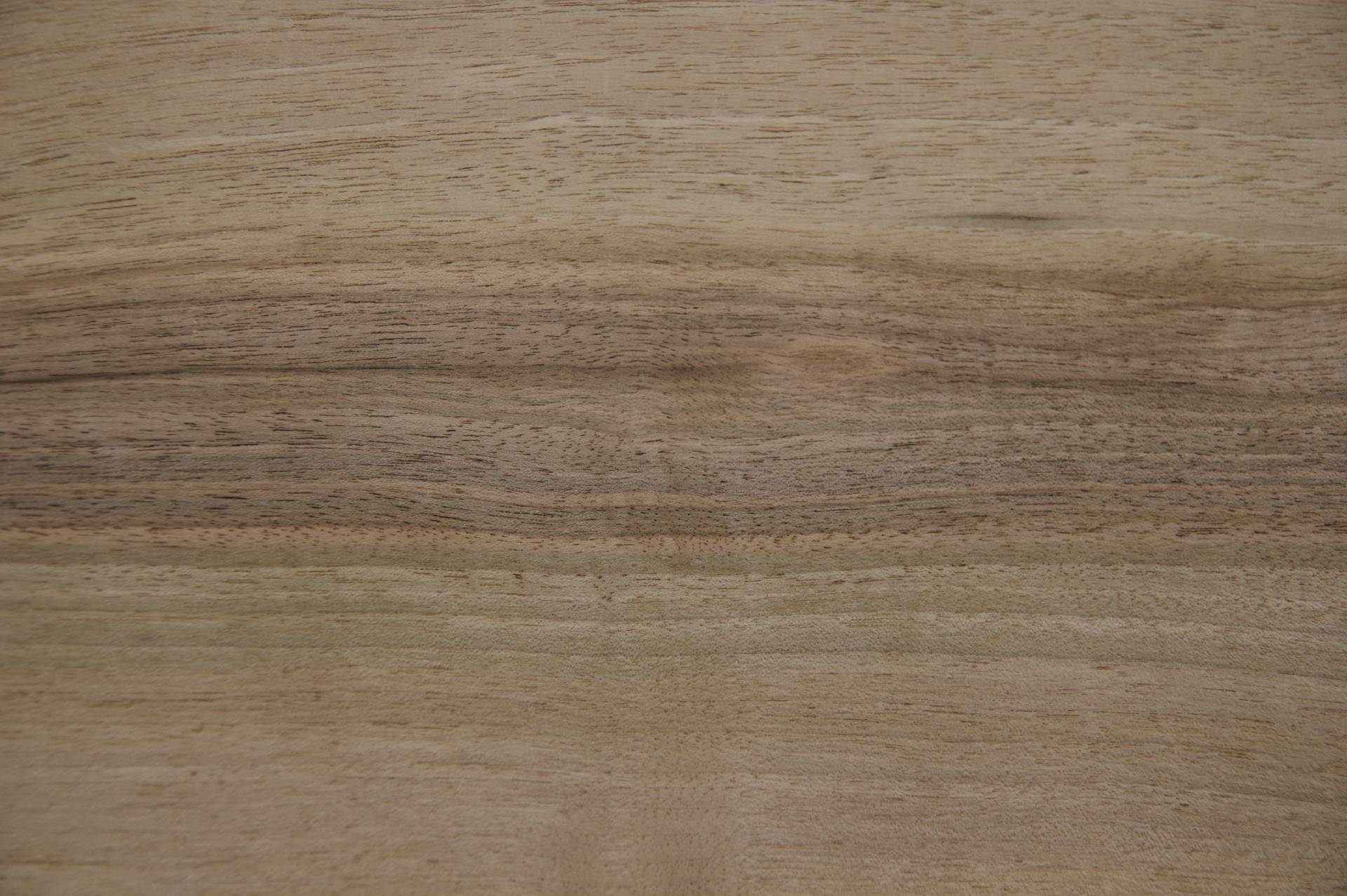 Nussbaum, europäischer -Furnier (0,9mm) - 3,89m² (16Stk. x 143cm x 17cm)