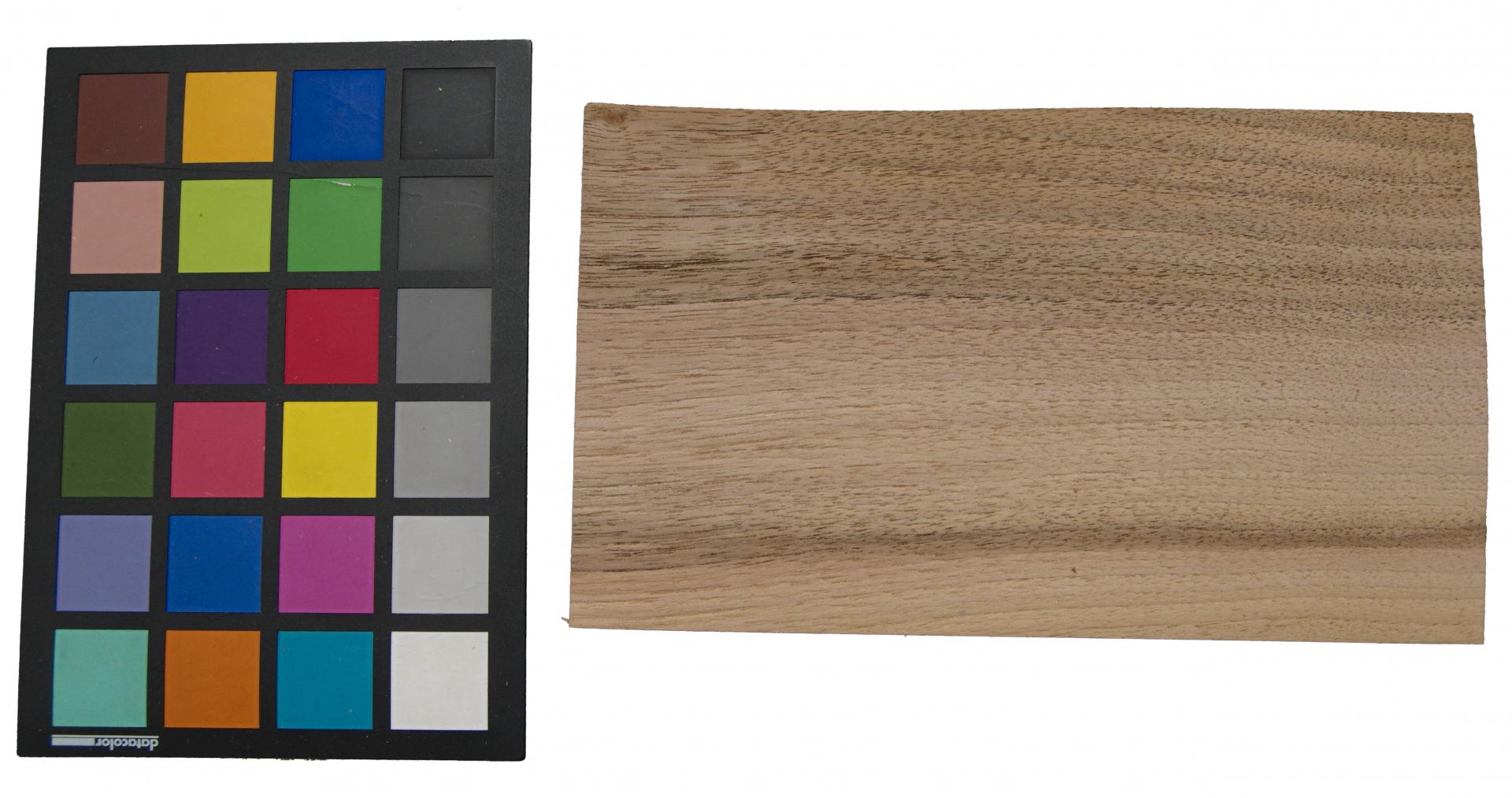 European Walnut, - veneer (1,4mm) - 0,48m² (16pcs. x 22cm x 13,5cm)