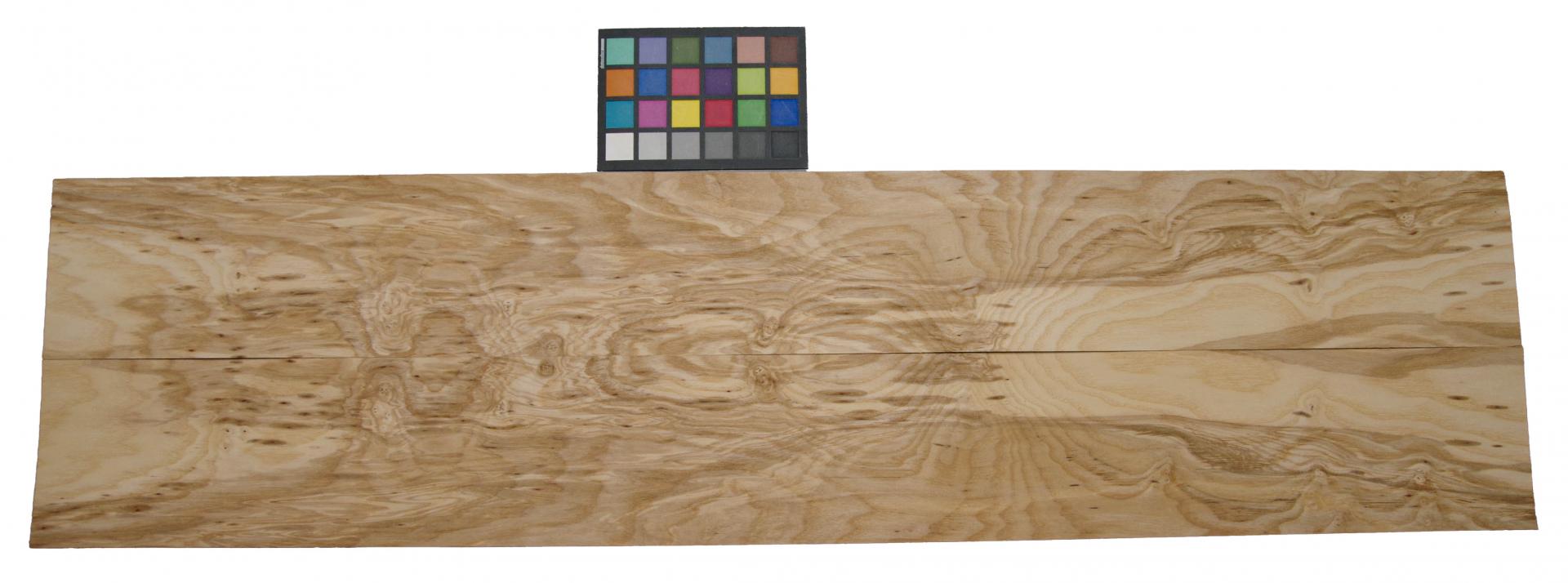 Esche Maser; oliv -Furnier (0,6mm) - 1,17m² (5Stk. x 138cm x 17cm)