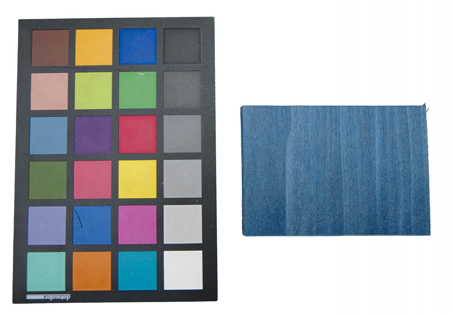 Tulipier, blau gefärbtes -Furnier (0,6mm) - 0,17m² (17Stk. x 8,5cm x 12cm)