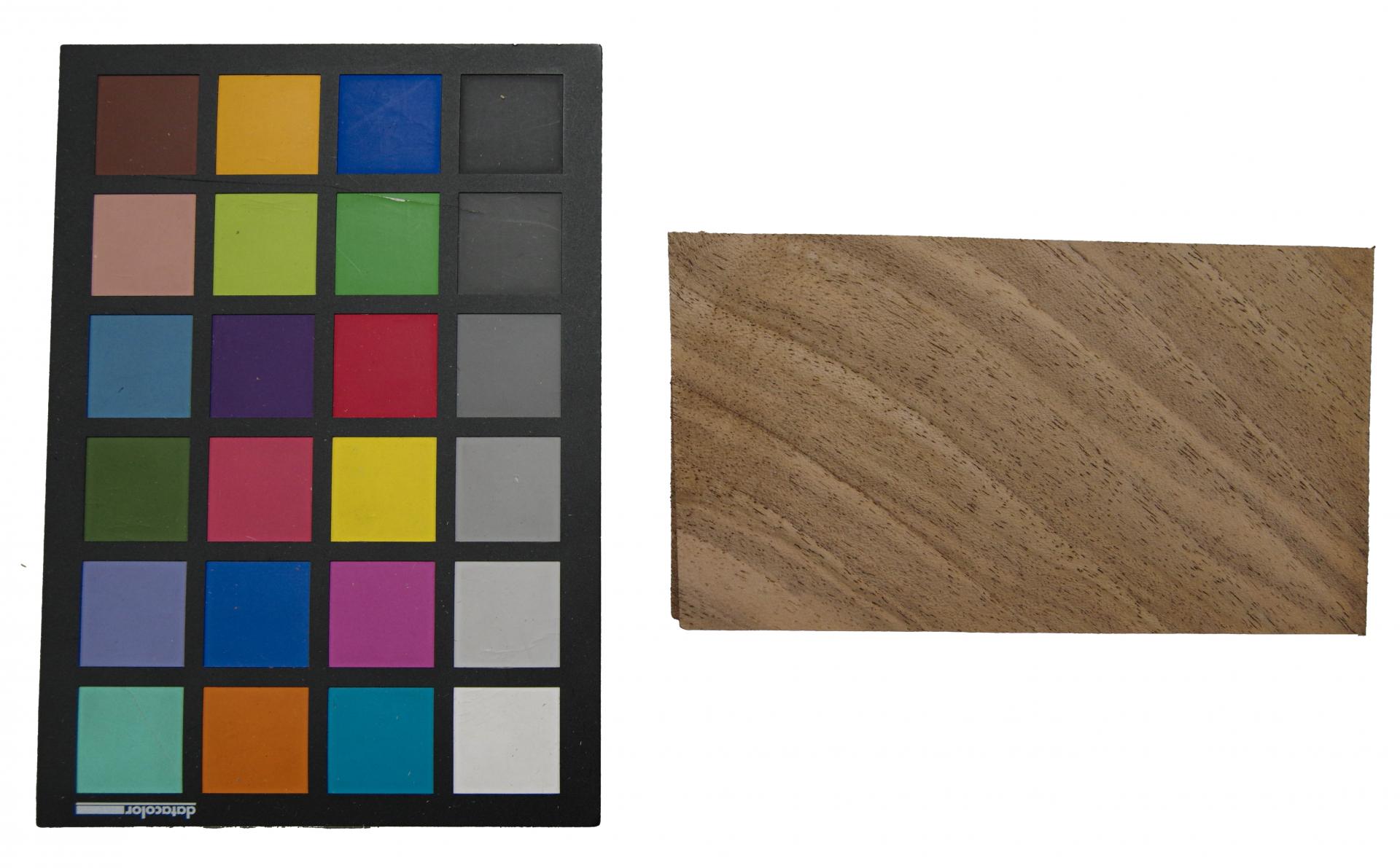 European Walnut, - veneer (1,4mm) - 0,15m² (10pcs. x 16cm x 9,5cm)