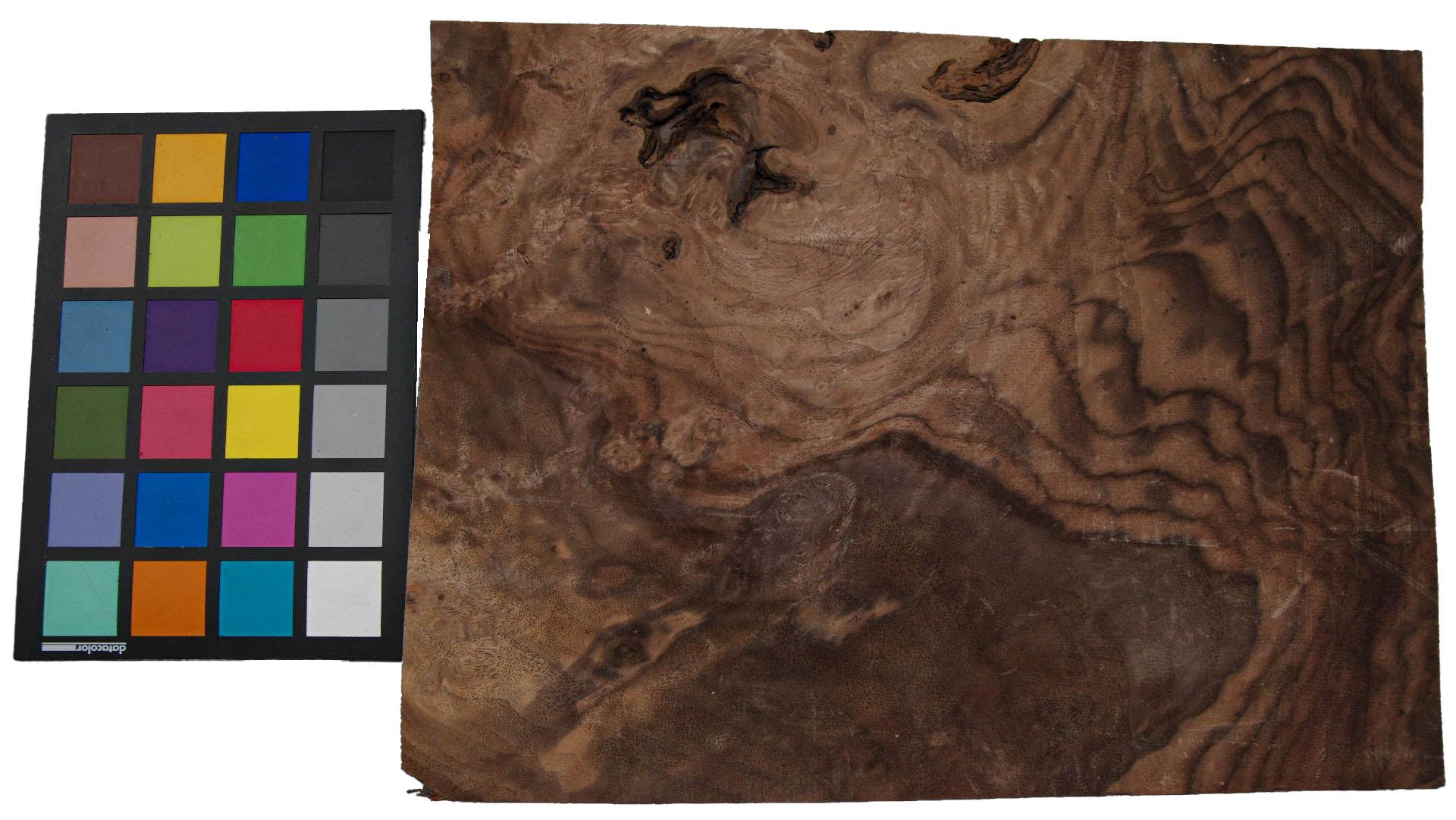 Californian Walnut Burl, - veneer (1,8mm) - 0,68m² (8pcs. x 34cm x 25cm)