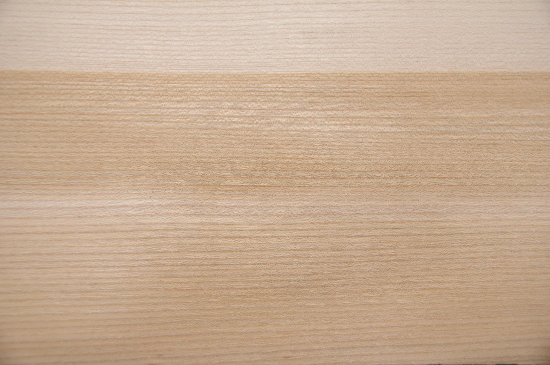 Rüster (Ulme) -Furnier (0,6mm) - 3,38m² (8Stk. x 192cm x 22cm)