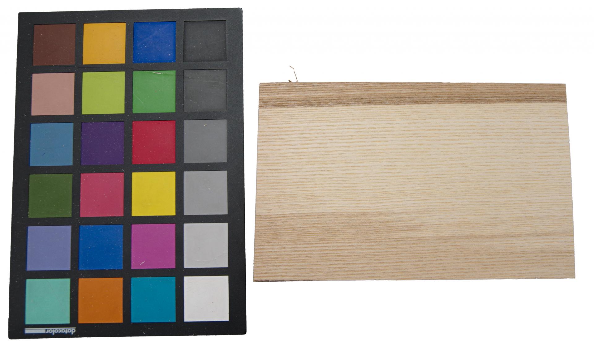 Esche Braunkern (Olivesche) -Furnier (0,6mm) - 0,63m² (32Stk. x 18cm x 11cm)