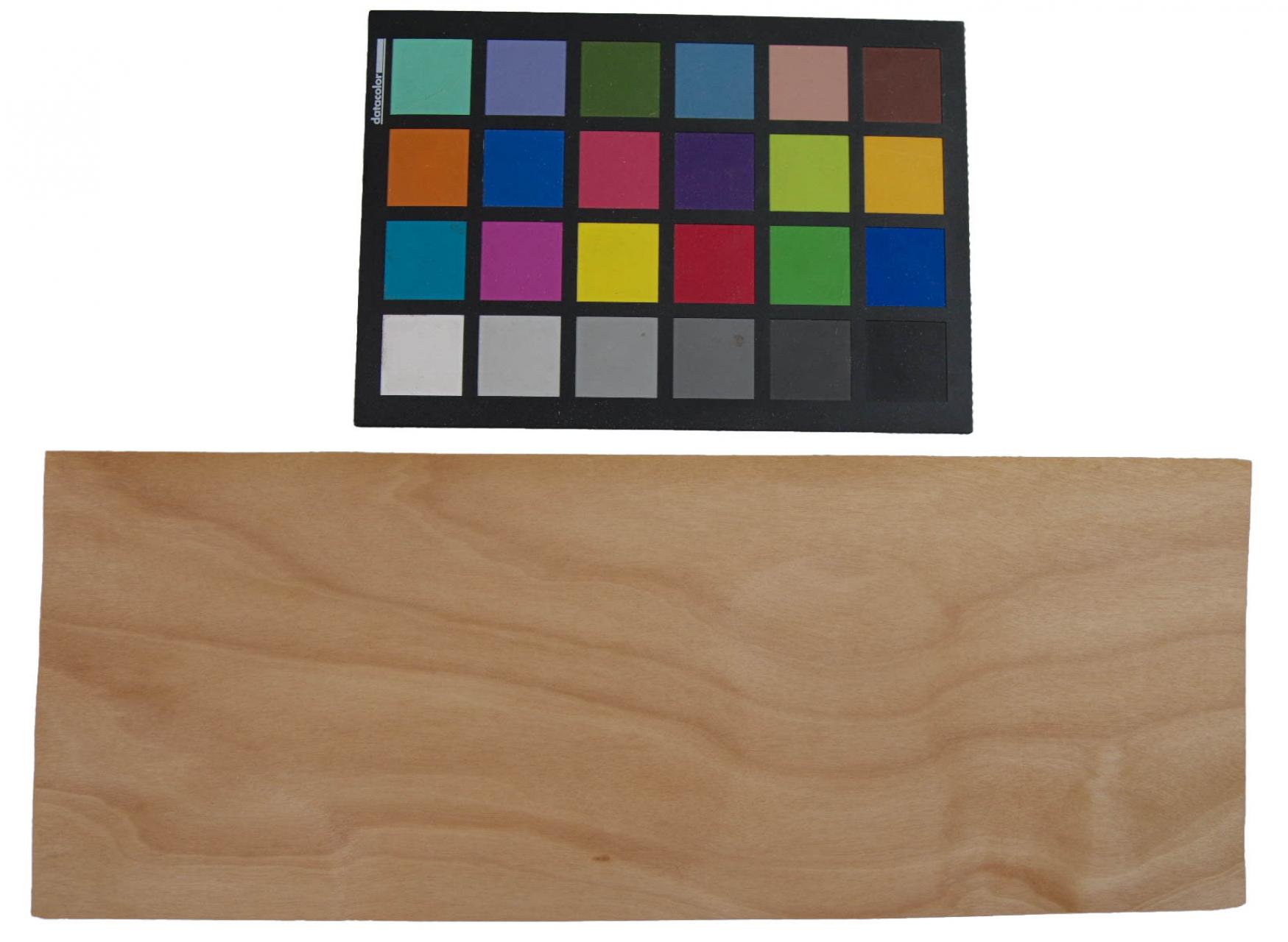 Anegre, veneer with Colour reference card