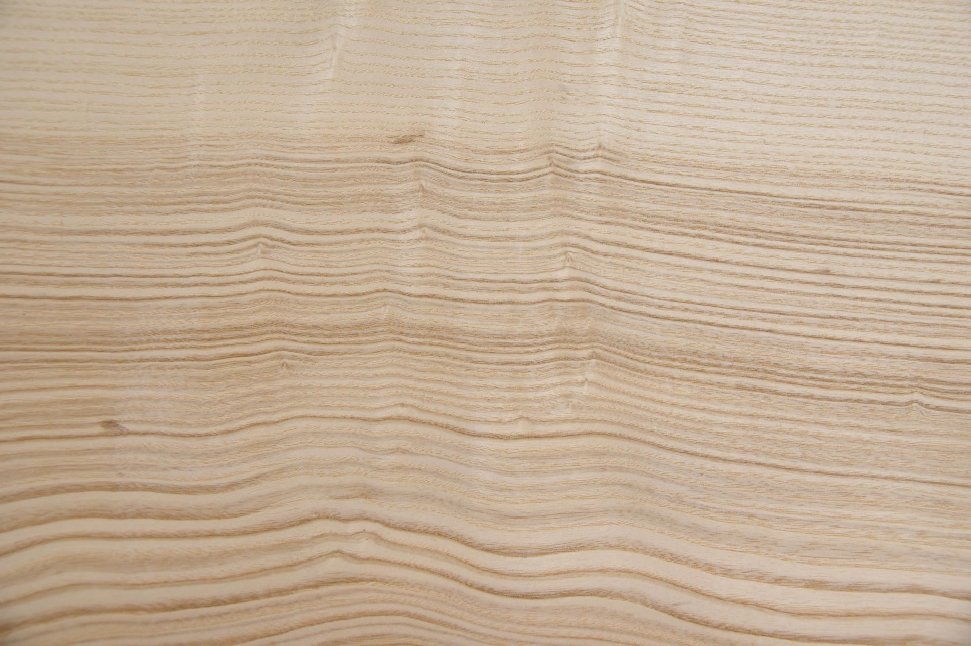 Olive Ash, - veneer (0,6mm) - 7,33m² (23pcs. x 130cm x 24,5cm)