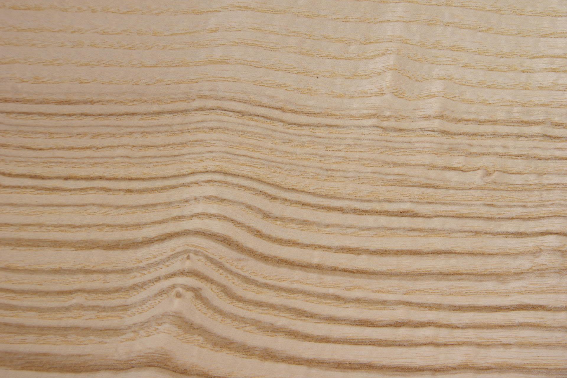 Esche Braunkern (Olivesche) Furnier