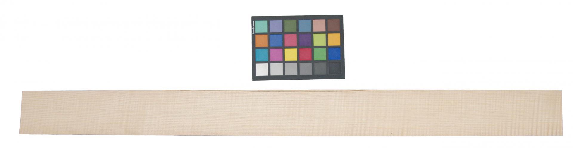 Figured White Ash, - veneer (0,6mm) - 3,28m² (32pcs. x 114cm x 9cm)
