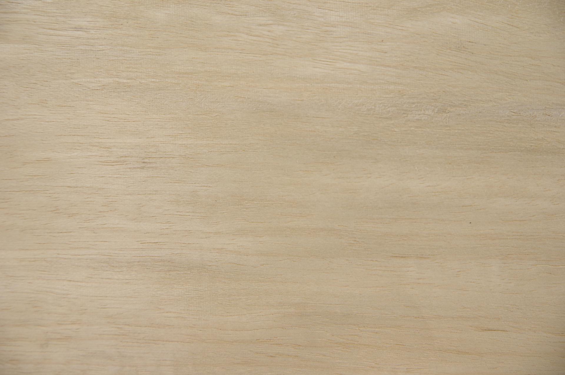 Limba, - veneer (0,6mm) - 1,55m² (12pcs. x 86cm x 15cm)