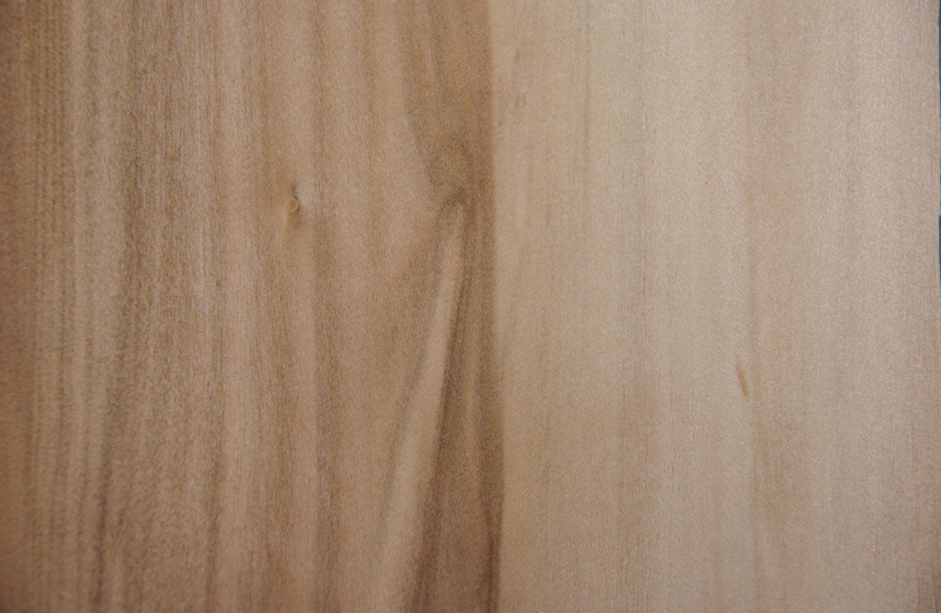Amerikanischer Amberbaum (Satin Walnut) -Furnier (0,6mm) - 0,43m² (30Stk. x 11cm x 13cm)