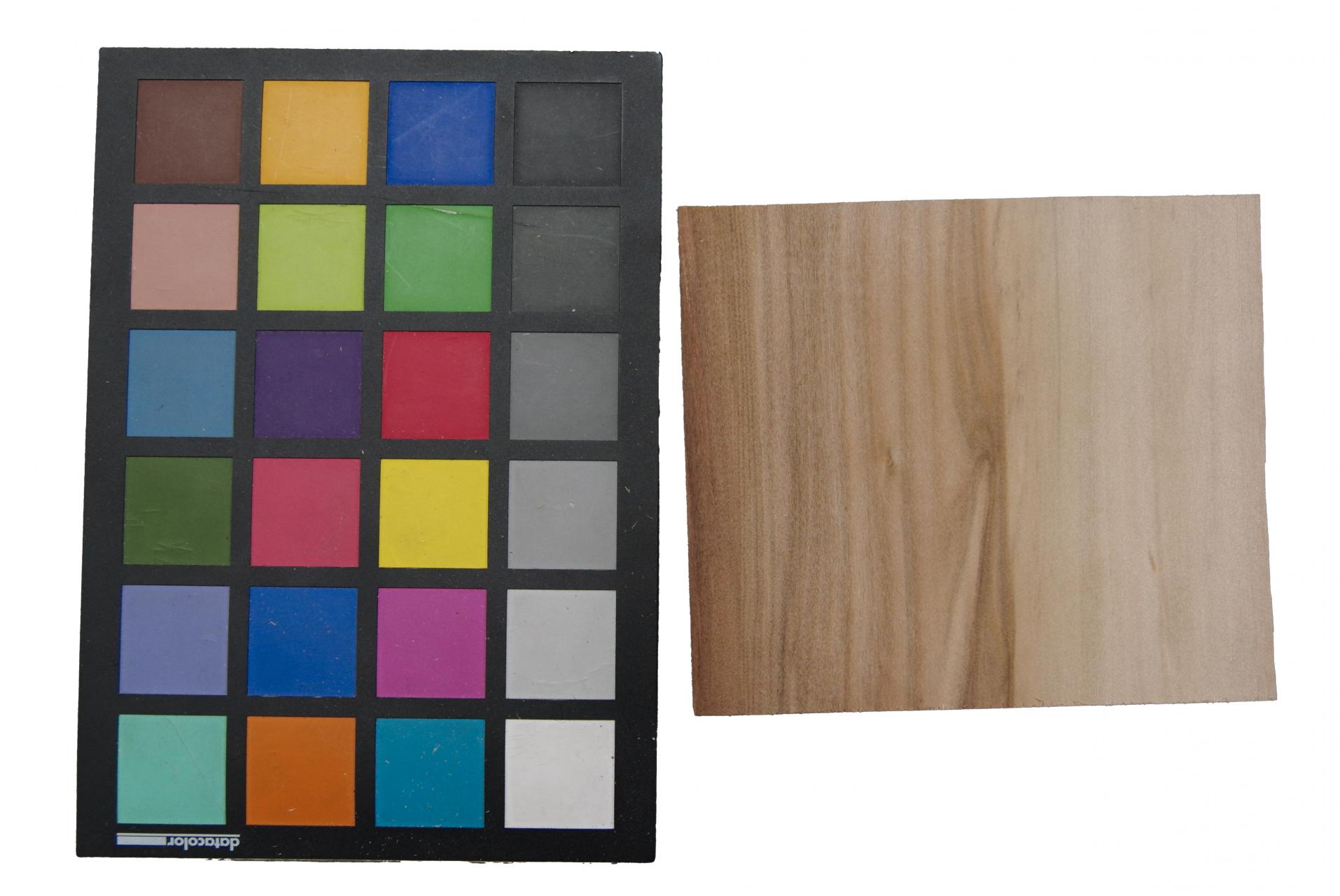 Amerikanischer Amberbaum (Satin Walnut) -Furnier (0,6mm) - 0,43m² (30Stk. x 11cm x 13cm)