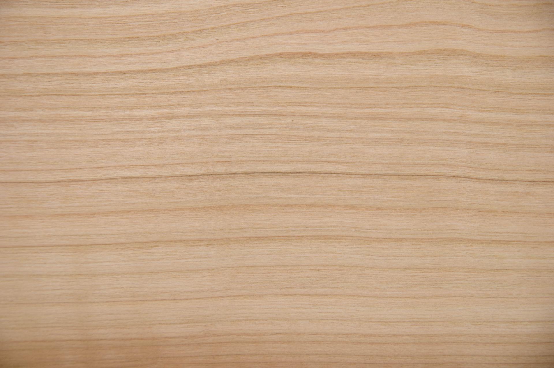 European Cherry, - veneer (2,4mm) - 0,8m² (6pcs. x 76cm x 17,5cm)