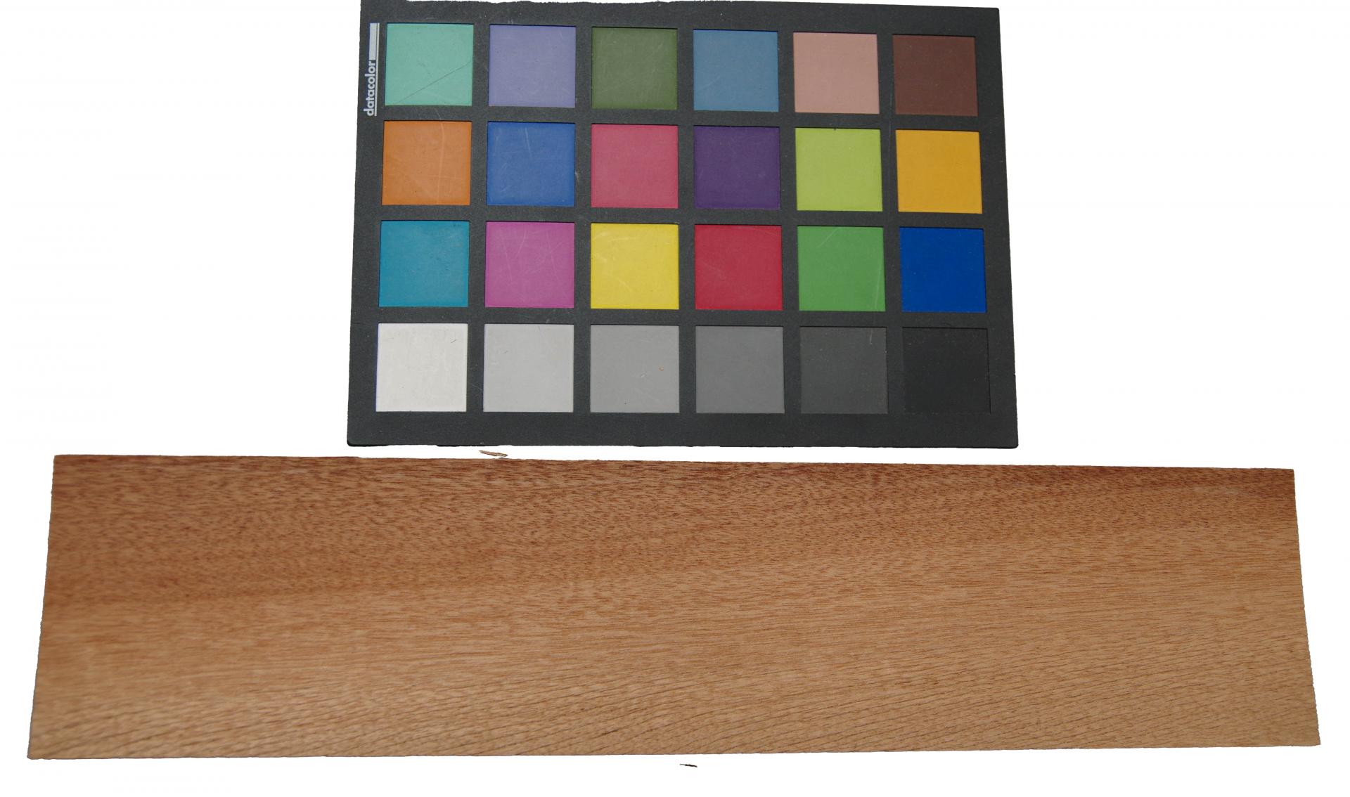 Mahogany, - veneer (2,4mm) - 0,18m² (7pcs. x 34cm x 7,5cm)