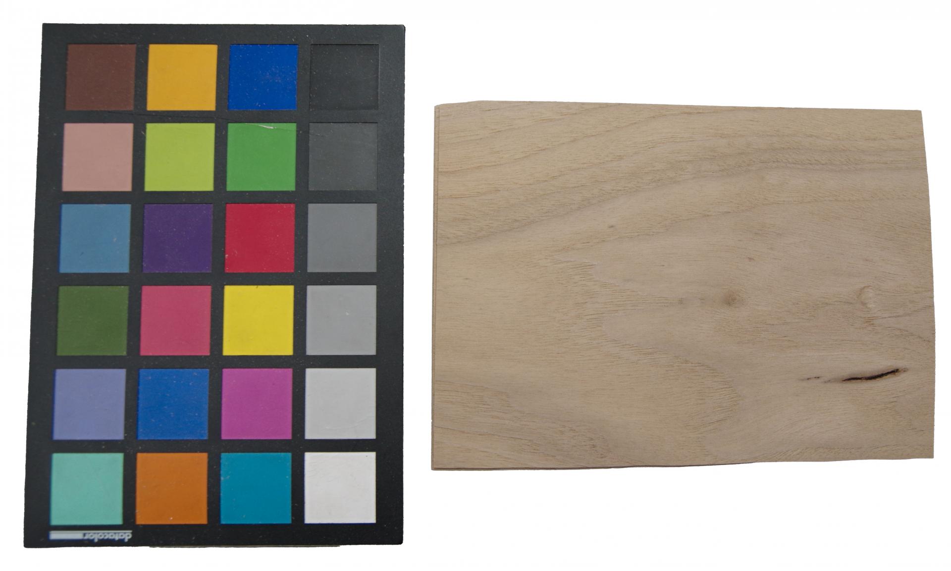 Nussbaum, europäischer -Furnier (0,9mm) - 0,22m² (9Stk. x 19cm x 13cm)