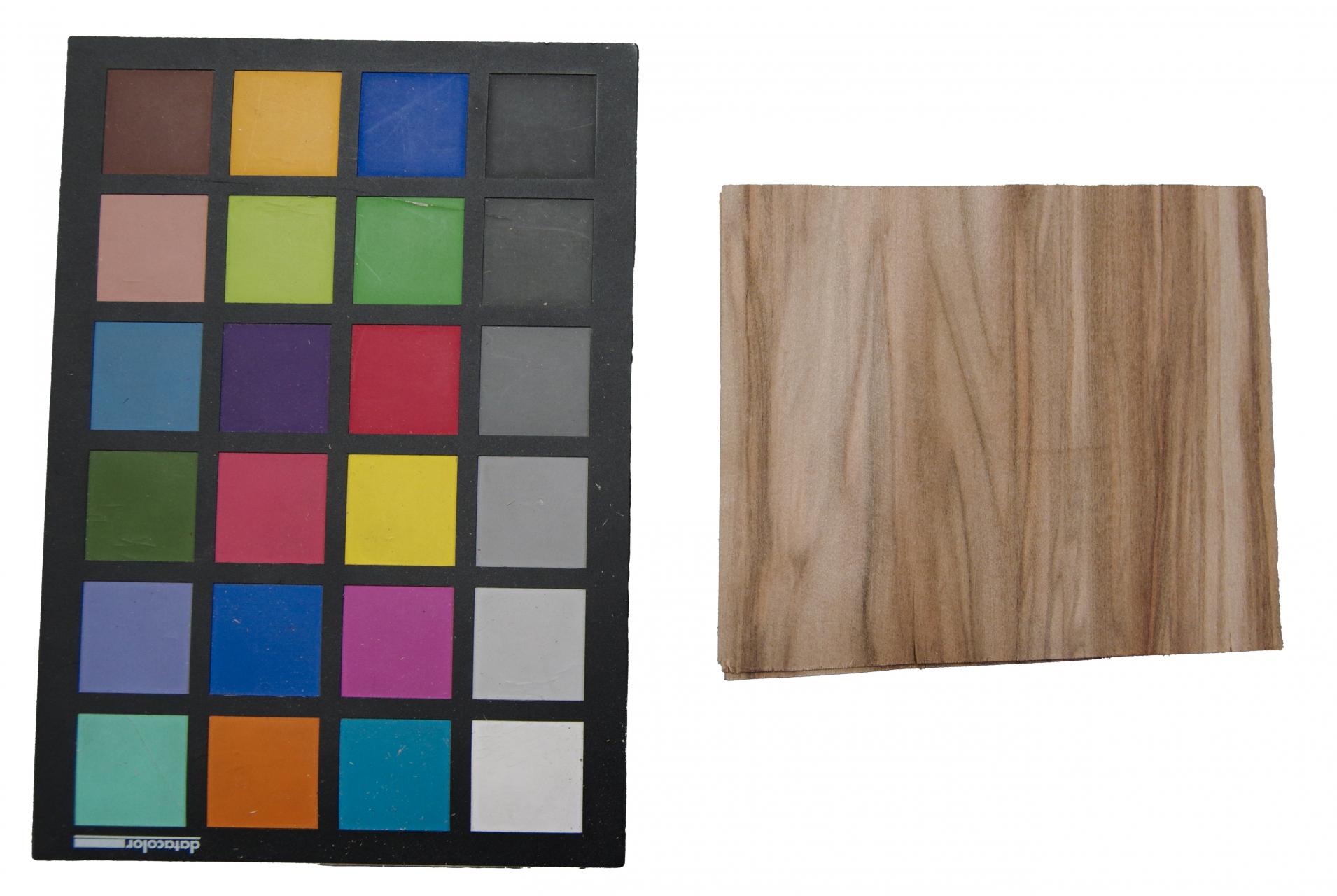 Amerikanischer Amberbaum (Satin Walnut) -Furnier (0,6mm) - 0,29m² (22Stk. x 10cm x 13cm)