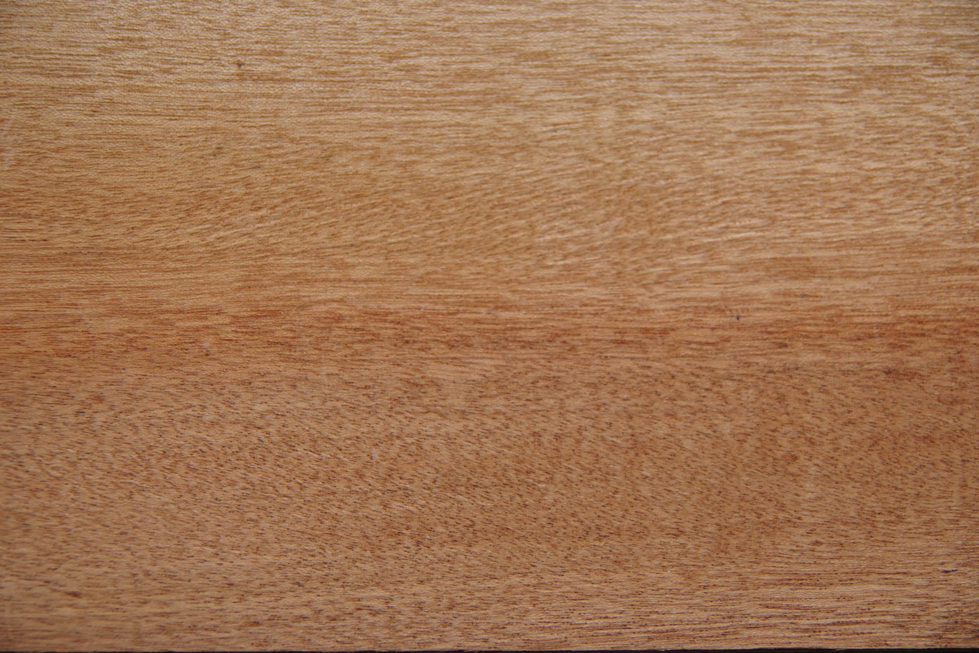 Mahagoni Sapeli -Furnier (2,4mm) - 1,02m² (9Stk. x 94cm x 12cm)