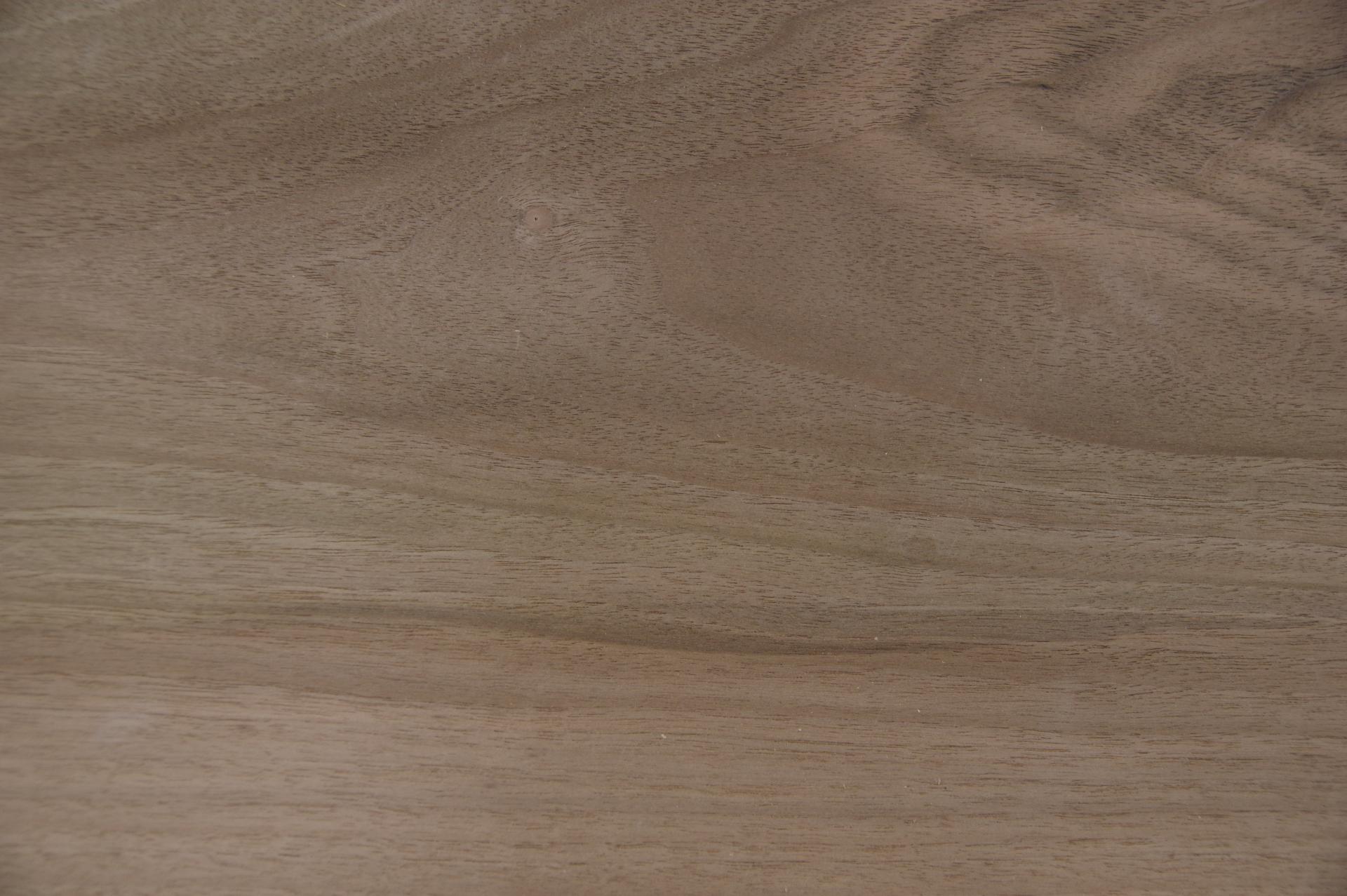 Nussbaum, europäischer -Furnier (0,9mm) - 7,09m² (16Stk. x 211cm x 21cm)