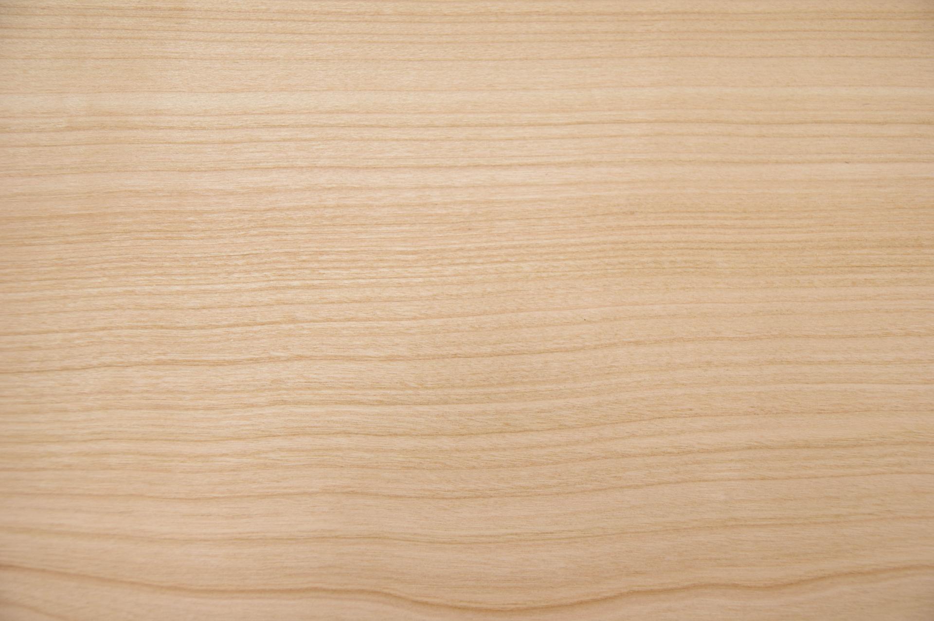 European Cherry, - veneer (2,4mm) - 1,4m² (6pcs. x 117cm x 20cm)