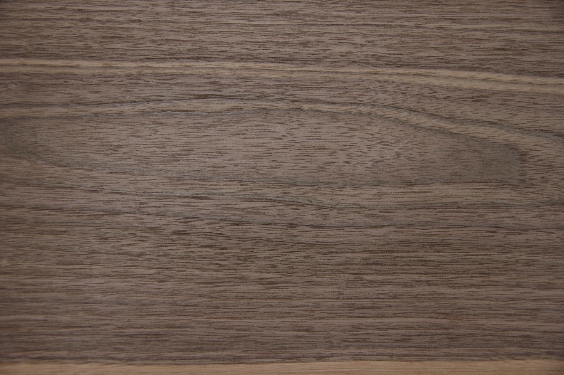 Nussbaum, amerikanischer -Furnier (0,6mm) - 15,11m² (24Stk. x 257cm x 24,5cm)