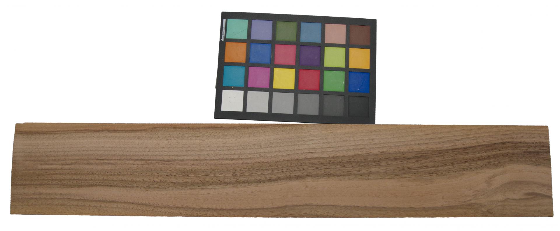 European Walnut, - veneer (1,4mm) - 1,02m² (16pcs. x 64cm x 10cm)