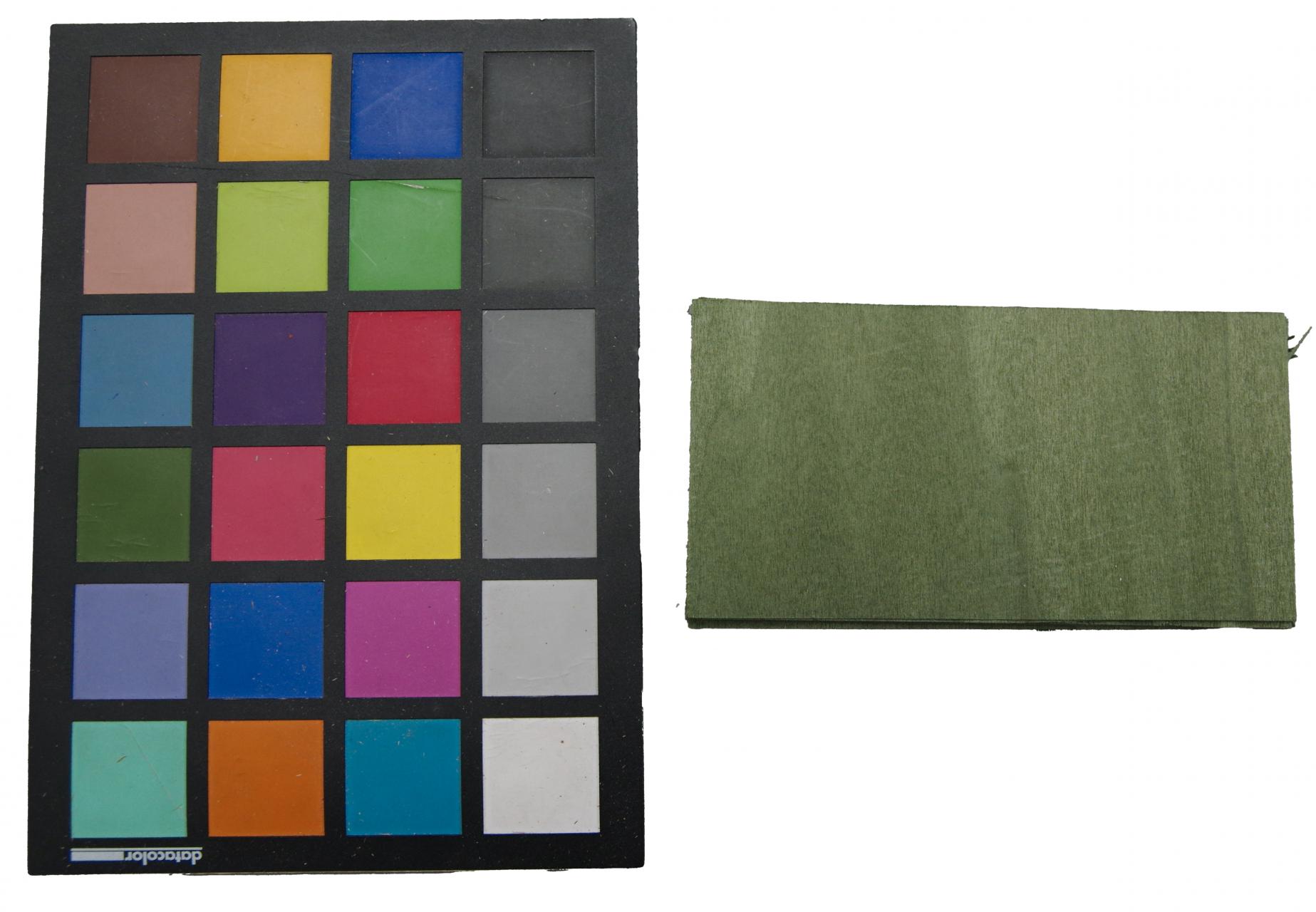 Tulipier, grün gefärbtes -Furnier (0,6mm) - 0,24m² (28Stk. x 6,5cm x 13cm)