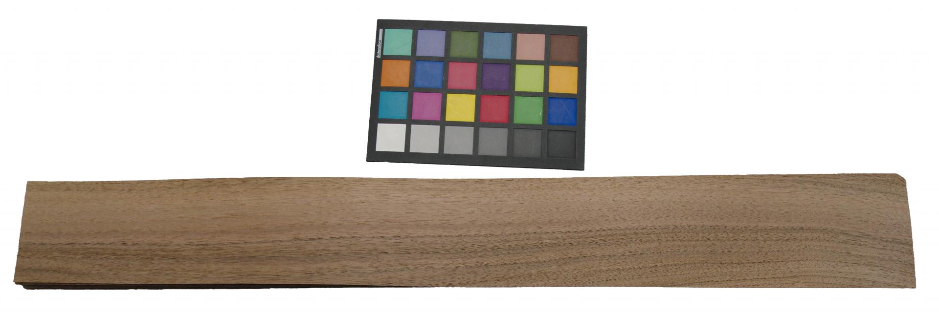 European Walnut, - veneer (1,4mm) - 0,9m² (12pcs. x 79cm x 9,5cm)