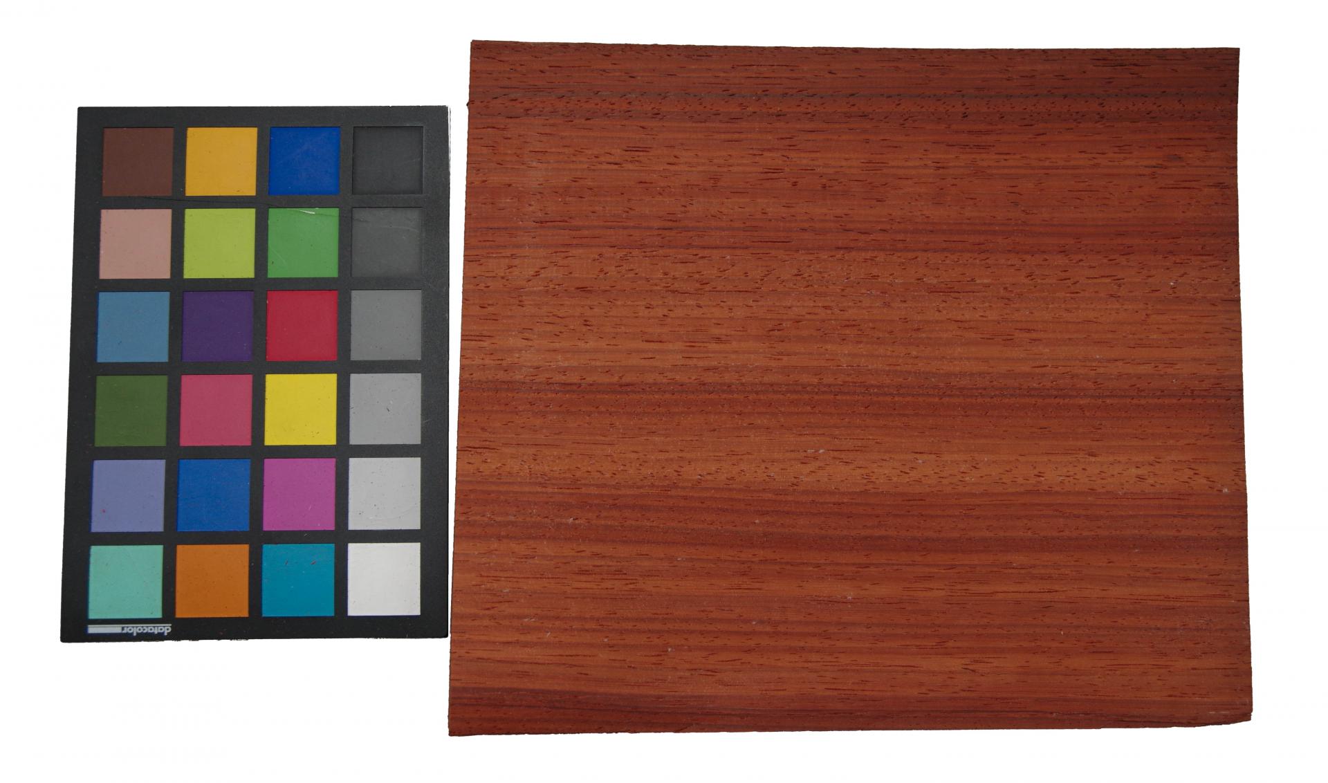 Padouk, - veneer (0,6mm) - 1,34m² (20pcs. x 28cm x 24cm)