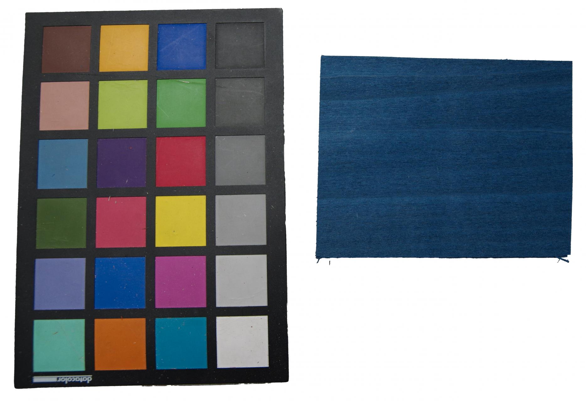 Tulipier, blau gefärbtes -Furnier (0,6mm) - 0,36m² (32Stk. x 12cm x 9,5cm)