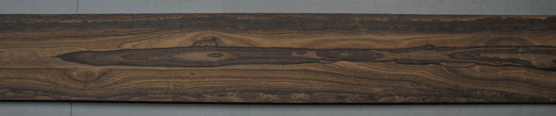 Ziricote, - veneer (0,6mm) - 10,04m² (24pcs. x 270cm x 15,5cm)