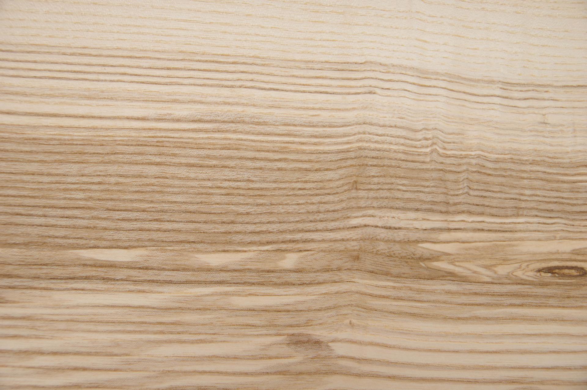 Olive Ash, - veneer (0,6mm) - 1,97m² (24pcs. x 53cm x 15,5cm)