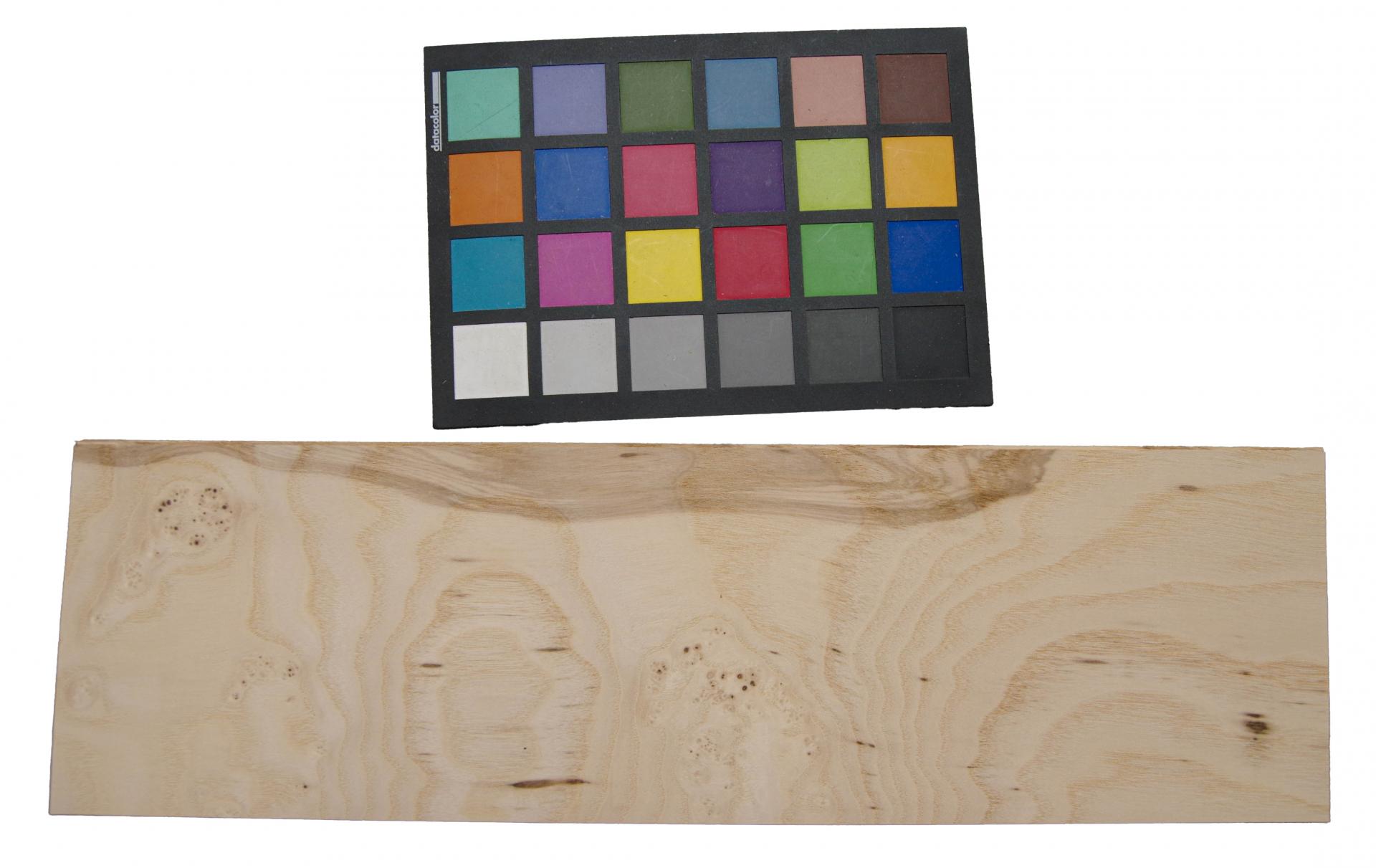 Esche Maser; oliv -Furnier (0,6mm) - 0,38m² (7Stk. x 44cm x 12,5cm)
