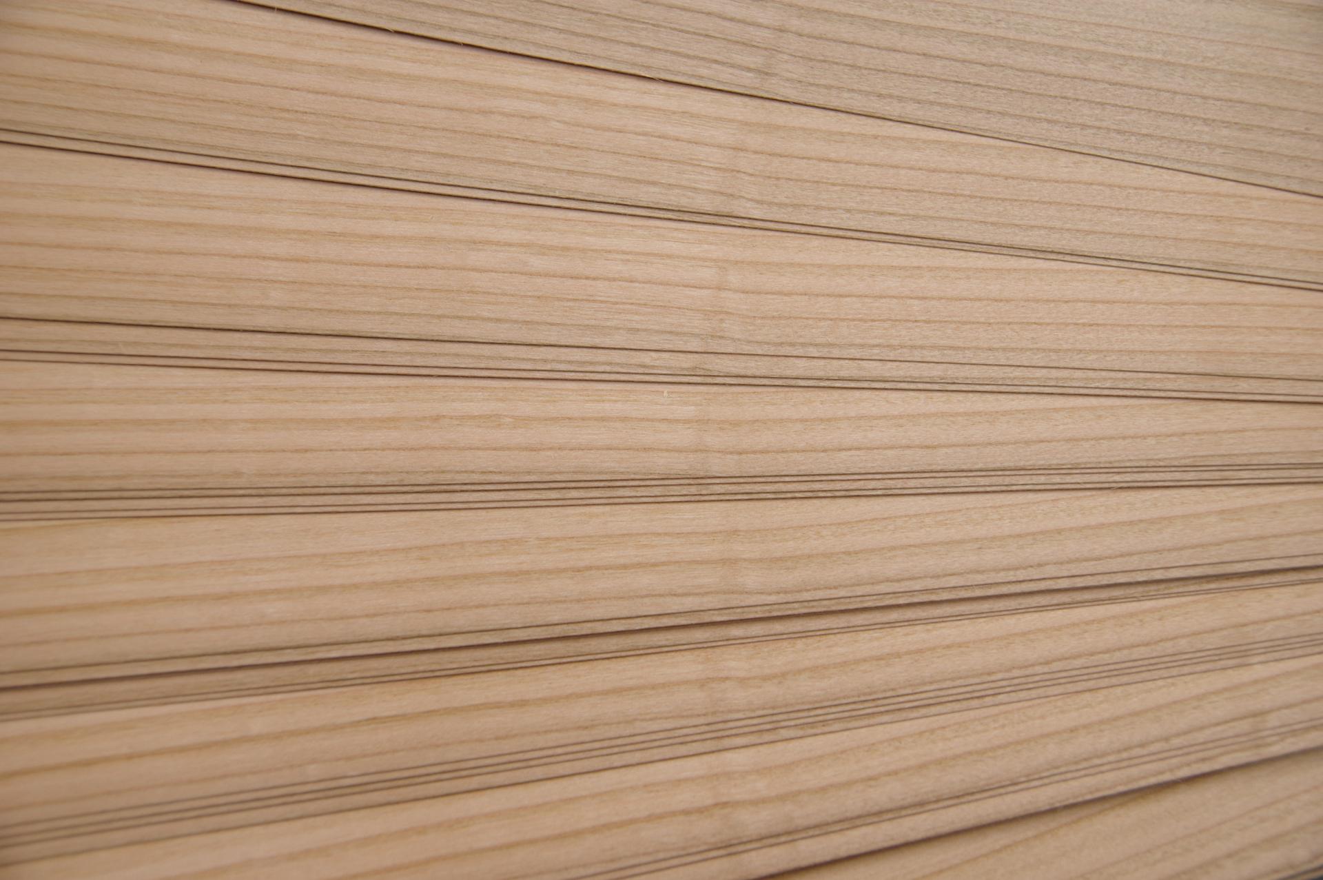 Kirschbaum, europäischer -Furnier (0,6mm) - 0,83m² (28Stk. x 54cm x 5,5cm)