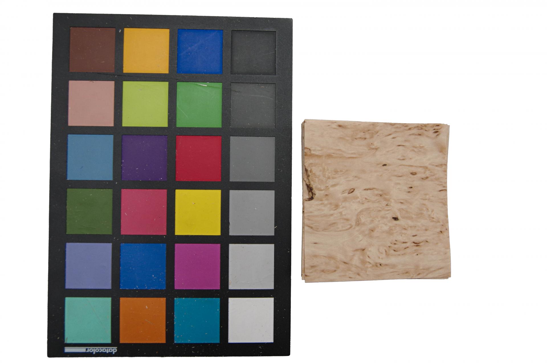 Birke Maser -Furnier (0,6mm) - 0,12m² (19Stk. x 8cm x 8cm)