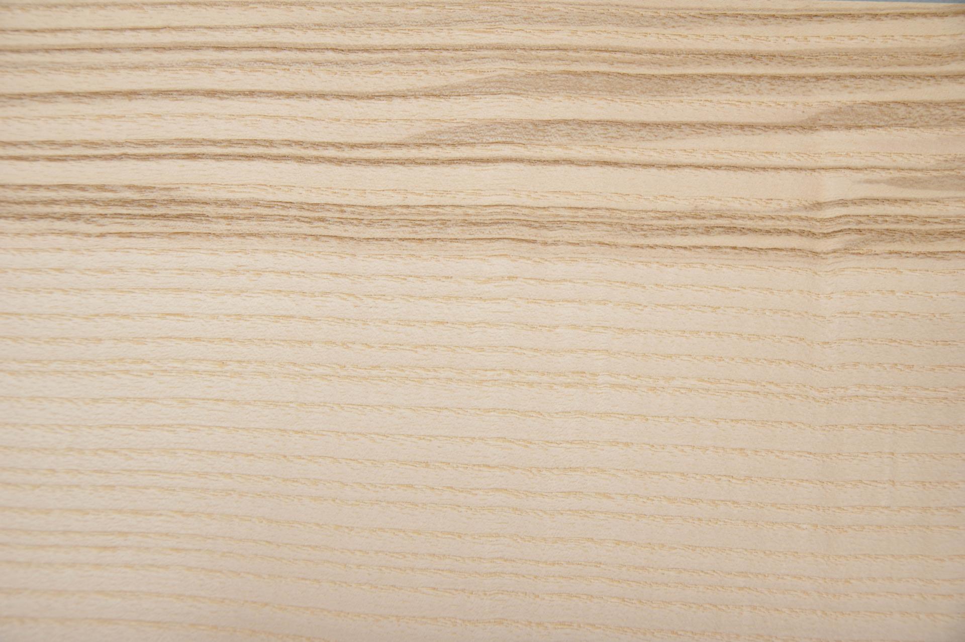 Esche Braunkern (Olivesche) -Furnier (0,6mm) - 0,58m² (18Stk. x 24cm x 13,5cm)
