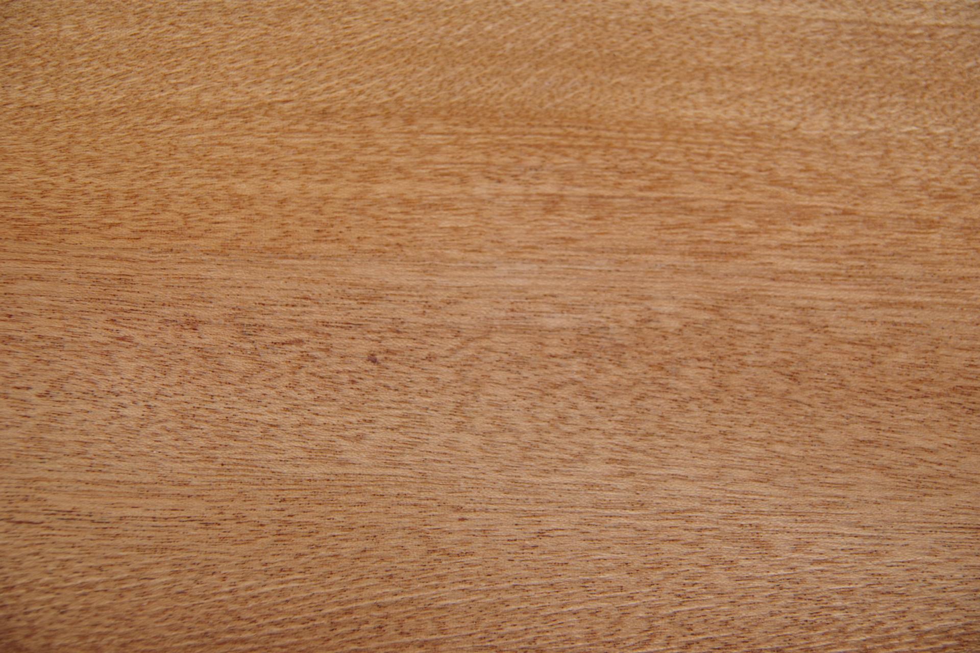 Mahogany Sapeli, - veneer (2,4mm) - 0,4m² (8pcs. x 37cm x 13,5cm)