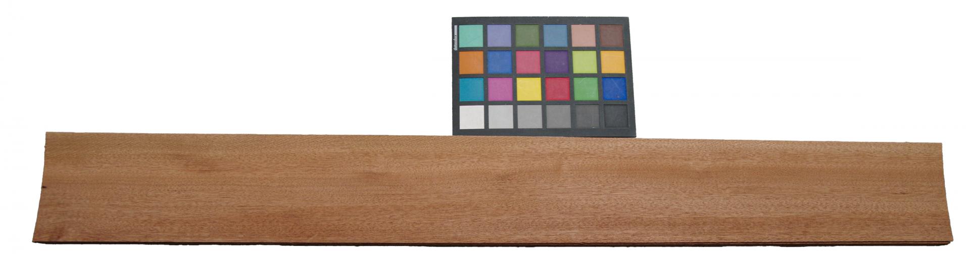 Mahogany Sapeli, - veneer (2,4mm) - 0,6m² (6pcs. x 95cm x 10,5cm)