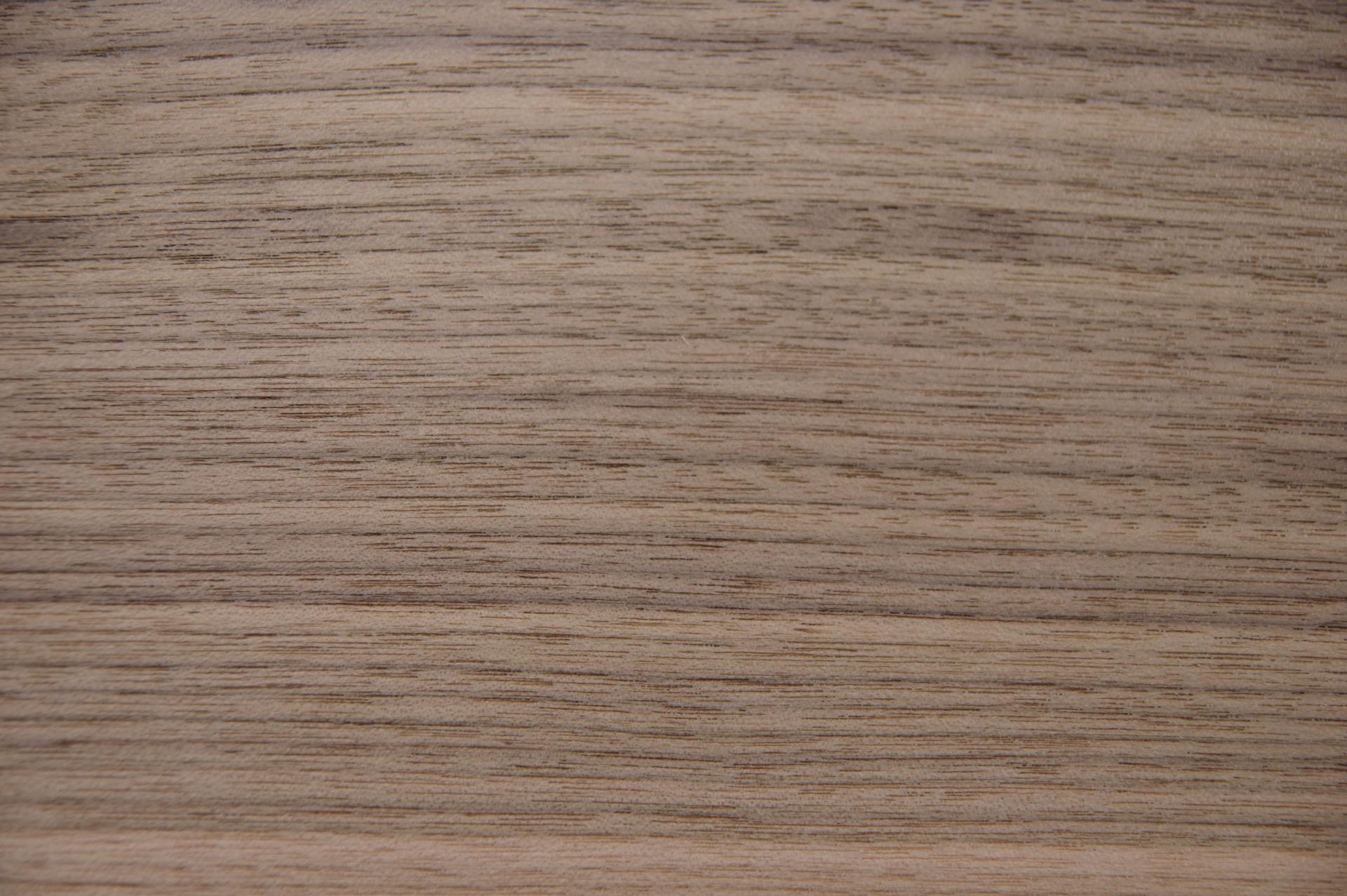 Nussbaum, amerikanischer -Furnier (0,6mm) - 5,04m² (32Stk. x 137cm x 11,5cm)