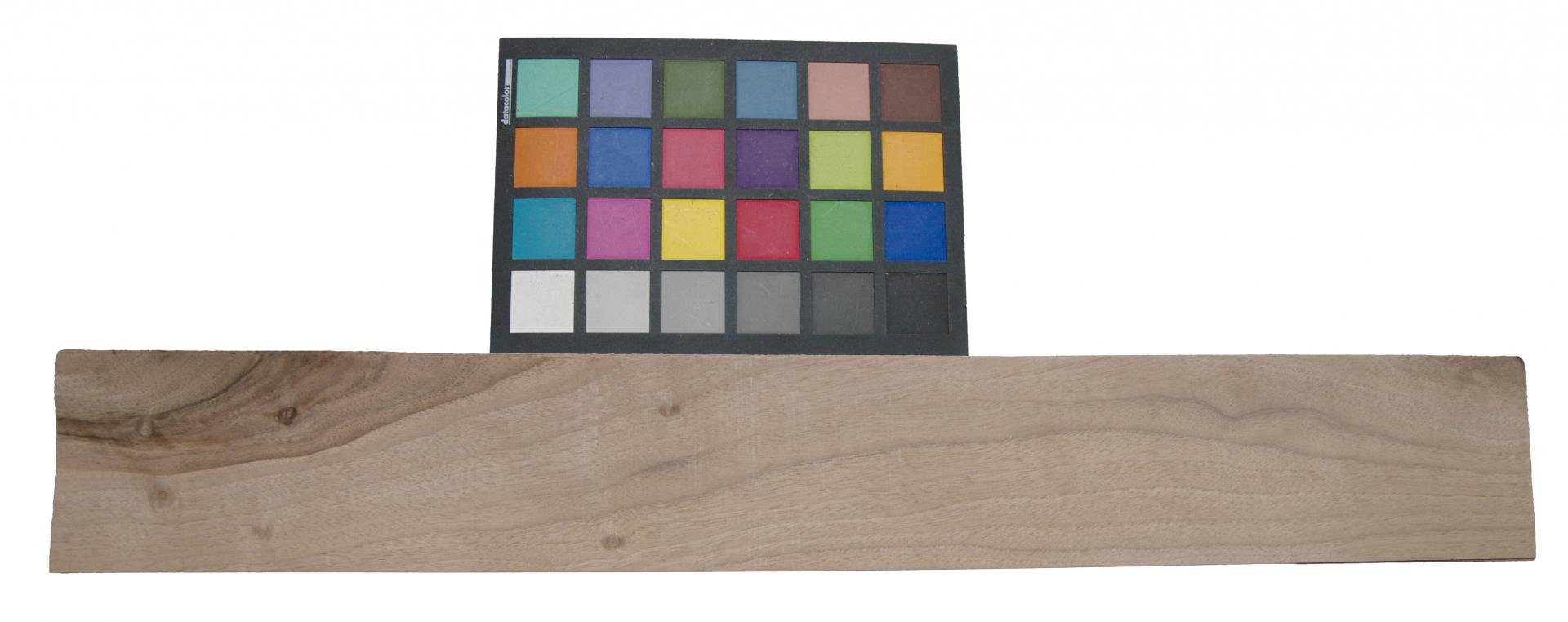 European Walnut, - veneer (0,9mm) - 0,66m² (14pcs. x 59cm x 8cm)