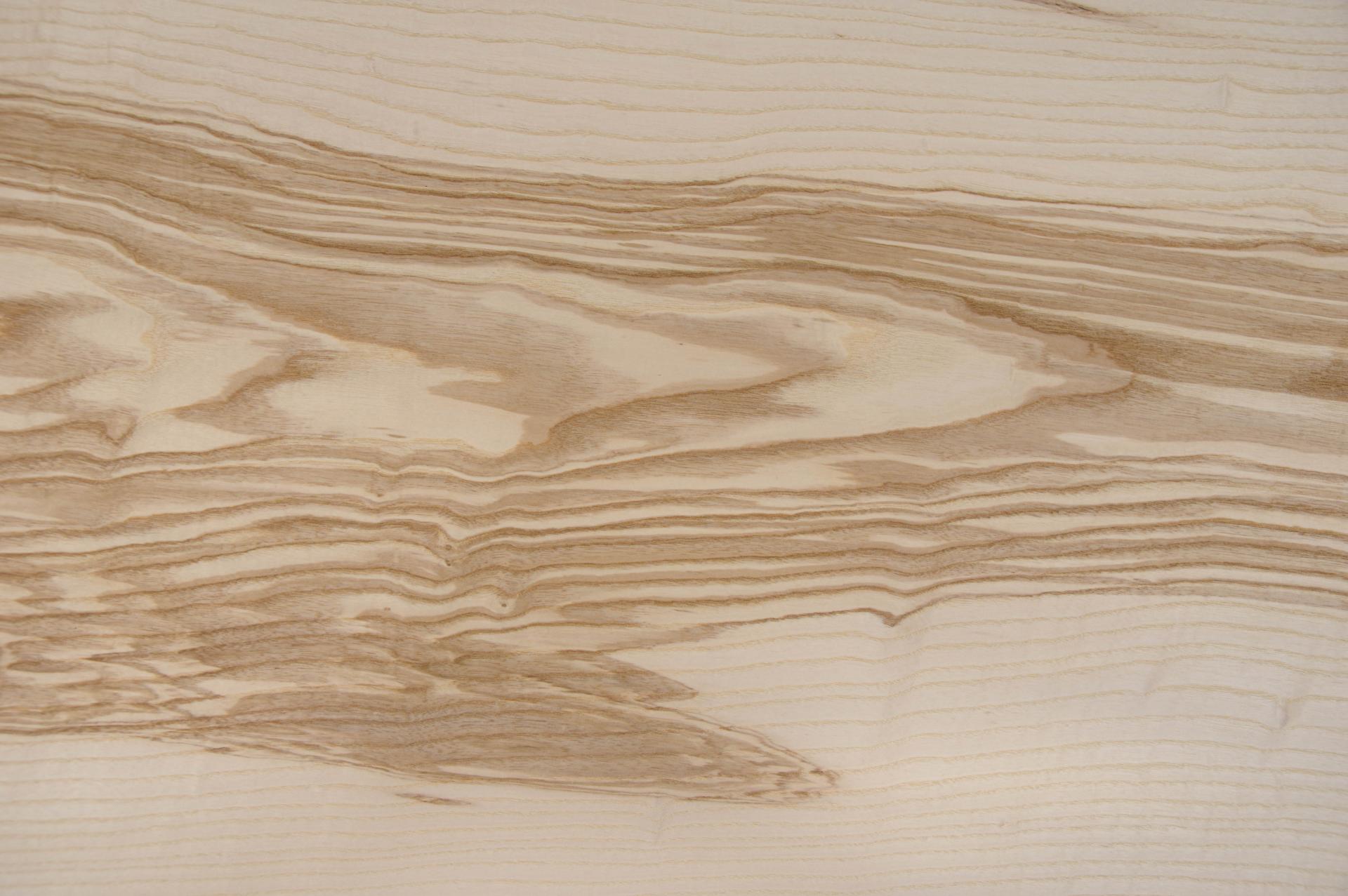 Olive Ash, - veneer (0,6mm) - 36,94m² (23pcs. x 365cm x 44cm)