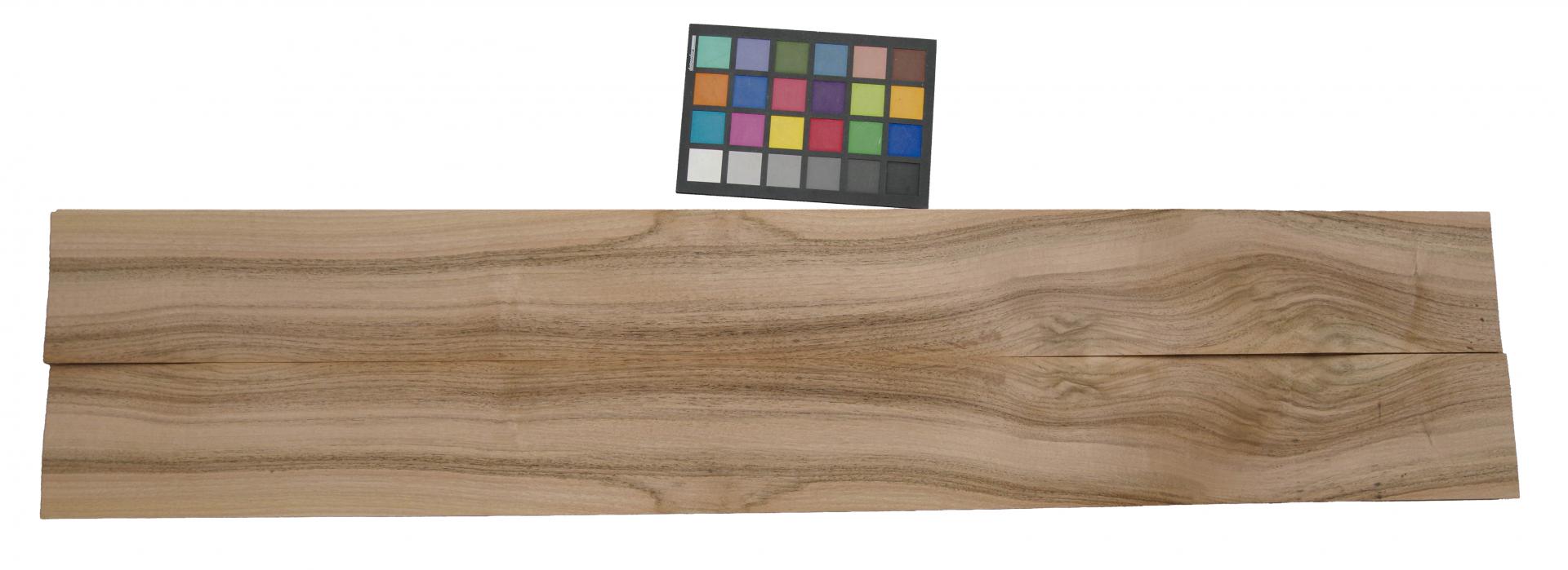 European Walnut, - veneer (1,4mm) - 1,23m² (10pcs. x 112cm x 11cm)